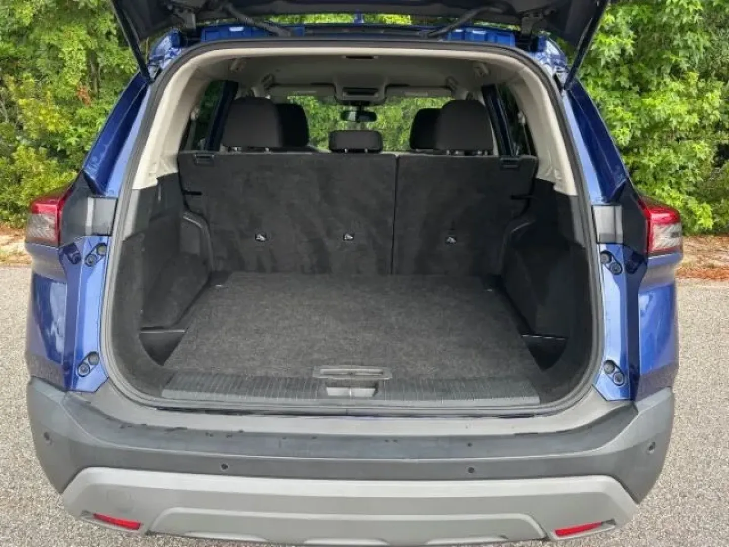 2023 /Charcoal Nissan Rogue SV FWD (5N1BT3BA5PC) with an VC-Turbo 1.5L I-3 gasoline direct injection engine, located at 9146 Ocean Hwy West, Calabash, NC, 28467, (910) 579-1110, 33.928635, -78.576157 - 2023 Nissan Rogue SV FWD - Photo#13