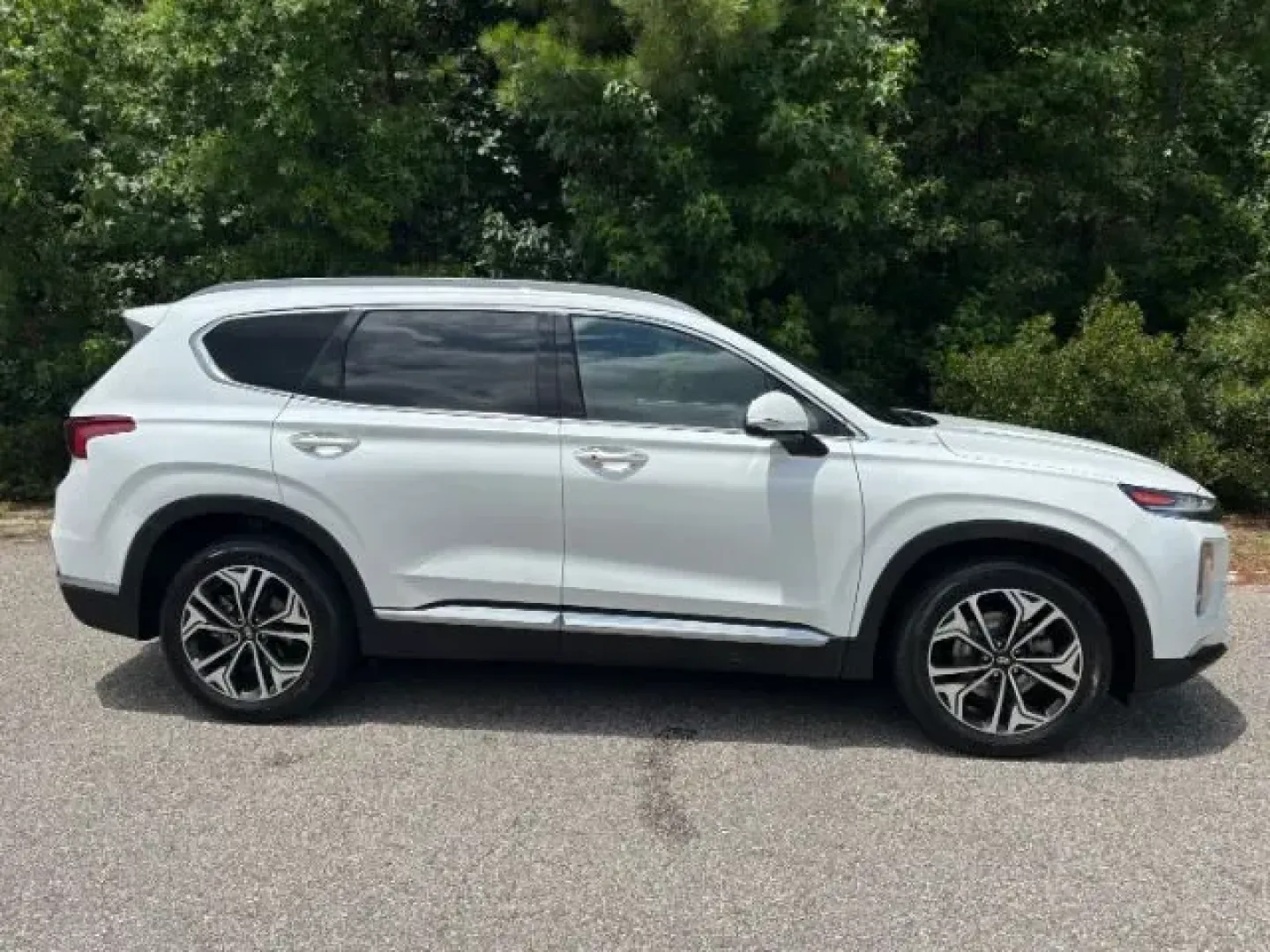 2019 /Black/Beige Hyundai Santa Fe Ultimate 2.0T (5NMS53AA2KH) with an Theta II 2L I-4 gasoline direct injection engine, located at 2761 East Hwy 501, Conway, SC, 29526, (843) 331-1151, 33.781528, -78.989883 - **Experience the Ultimate Adventure with the 2019 Hyundai Santa Fe at Car City - Conway!**<br /> <br /> Looking for a reliable and stylish SUV that fits your dynamic lifestyle? The 2019 Hyundai Santa Fe Ultimate 2.0T is the perfect companion for weekend adventures, daily commutes, or growing familie - Photo#3