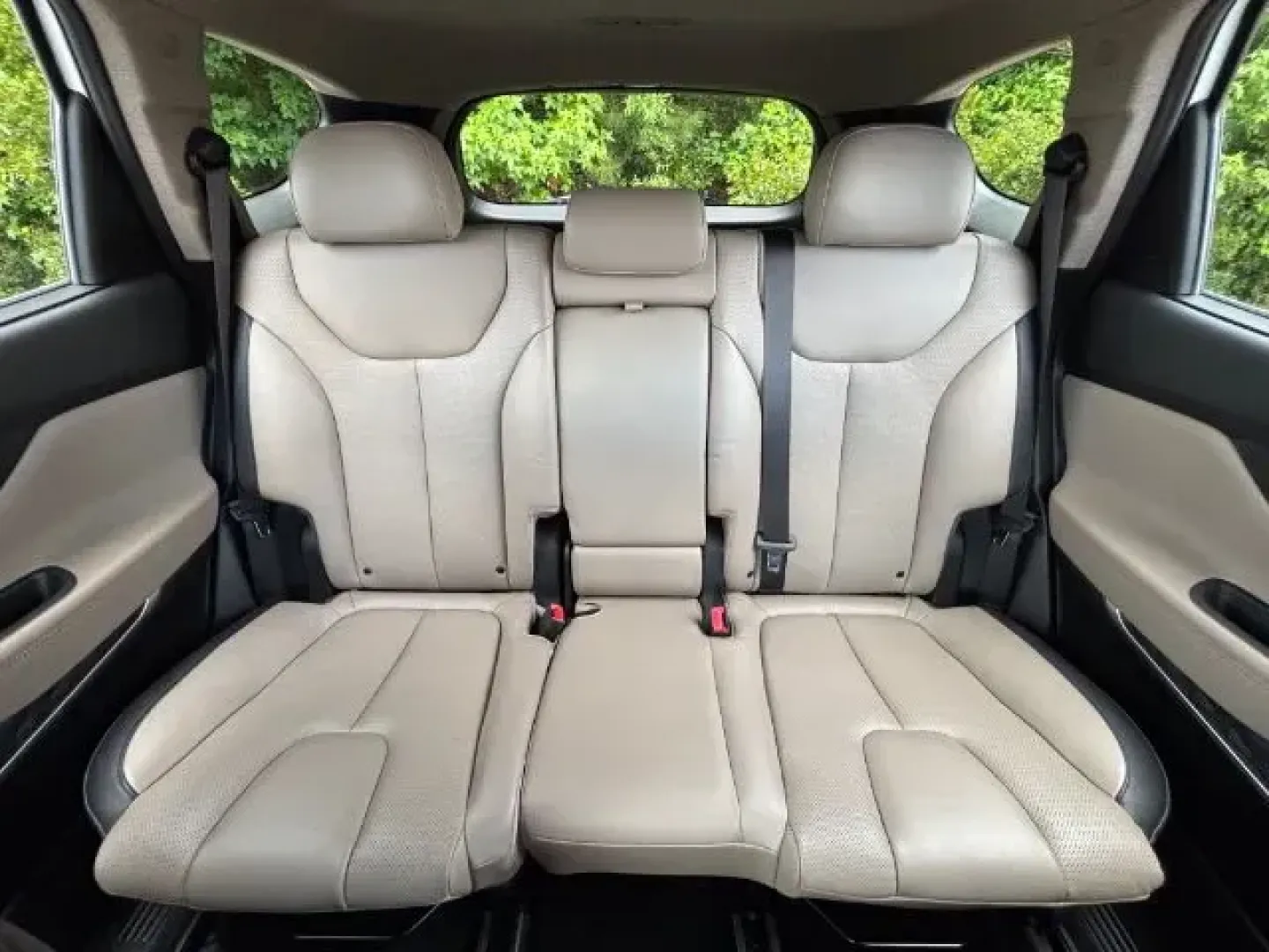 2019 /Black/Beige Hyundai Santa Fe Ultimate 2.0T (5NMS53AA2KH) with an Theta II 2L I-4 gasoline direct injection engine, located at 2761 East Hwy 501, Conway, SC, 29526, (843) 331-1151, 33.781528, -78.989883 - **Experience the Ultimate Adventure with the 2019 Hyundai Santa Fe at Car City - Conway!**<br /> <br /> Looking for a reliable and stylish SUV that fits your dynamic lifestyle? The 2019 Hyundai Santa Fe Ultimate 2.0T is the perfect companion for weekend adventures, daily commutes, or growing familie - Photo#13