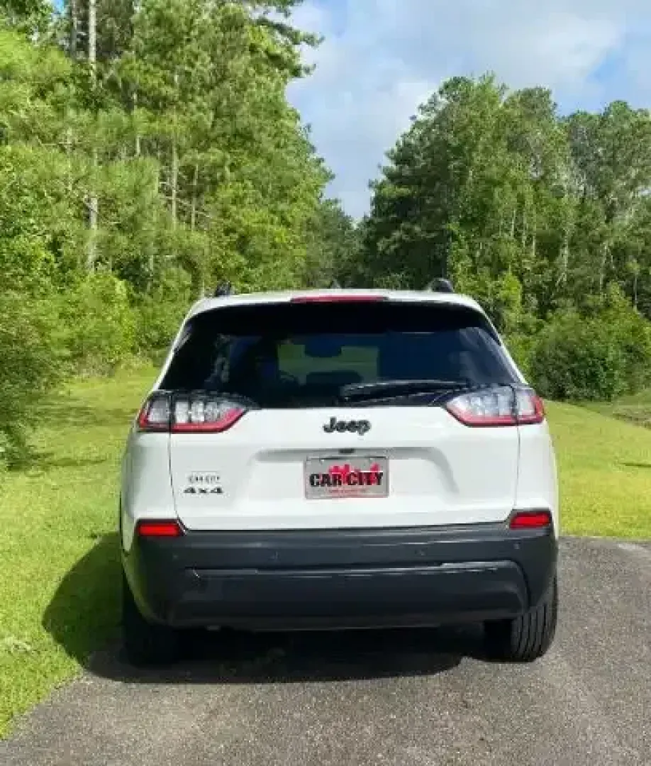 2023 /Black Jeep Cherokee Altitude Lux 4x4 (1C4PJMMB5PD) with an 2.4L L4 DOHC 16V engine, 9A transmission, located at 3598 James B White Hwy South, Whiteville, NC, 28472, (910) 642-3196, 34.294846, -78.732613 - ### Discover Adventure with the 2023 Jeep Cherokee Altitude Lux 4x4 at Car City - Calabash<br /> <br /> Are you ready to elevate your lifestyle and embrace adventure? The 2023 Jeep Cherokee Altitude Lux 4x4 is not just a vehicle; it's your ticket to unforgettable experiences. Whether you're taking t - Photo#3