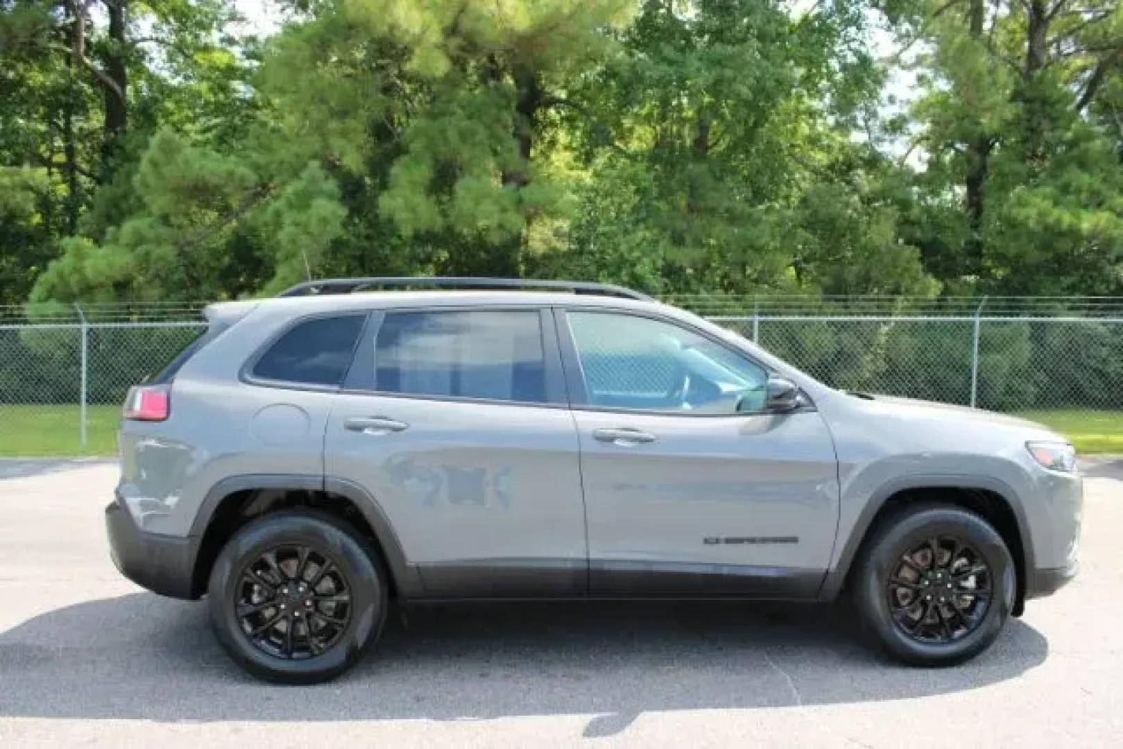 2023 Jeep Cherokee Altitude Lux 4x4 (1C4PJMMB1PD) with an MultiAir2 Tigershark 2.4L I-4 variable valve contr engine, located at 3598 James B White Hwy South, Whiteville, NC, 28472, (910) 642-3196, 34.294846, -78.732613 - **Adventure Awaits with the 2023 Jeep Cherokee Altitude Lux 4x4 at Car City - Whitesville!**<br /> <br /> Are you ready to elevate your driving experience and embark on memorable adventures? Look no further than this stunning 2023 Jeep Cherokee Altitude Lux 4x4, a prime example of a quality used veh - Photo#3