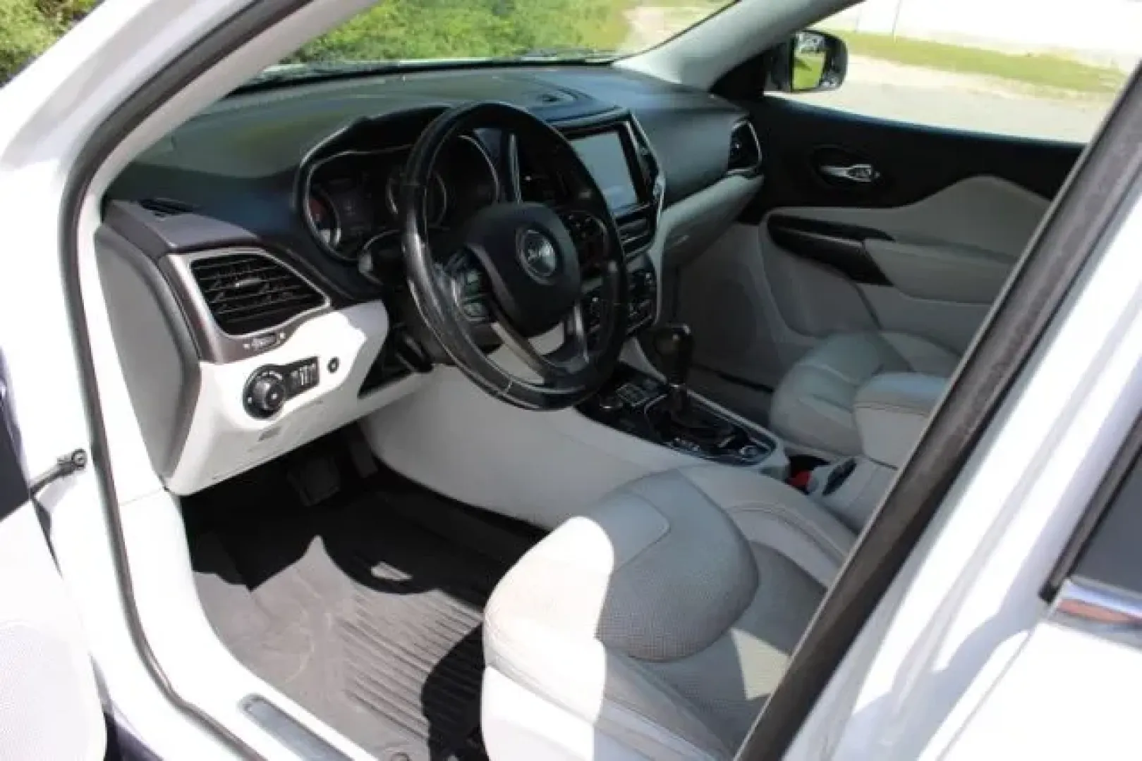2019 Jeep Cherokee Limited 4x4 (1C4PJMDX6KD) with an Other engine, located at 3598 James B White Hwy South, Whiteville, NC, 28472, (910) 642-3196, 34.294846, -78.732613 - **Unleash Adventure with the 2019 Jeep Cherokee Limited 4x4 at Car City - Whitesville!**<br /> <br /> Are you ready to elevate your weekend adventures and daily commutes? The 2019 Jeep Cherokee Limited 4x4, now available at Car City - Whitesville, is your ticket to a lifestyle filled with exploratio - Photo#7