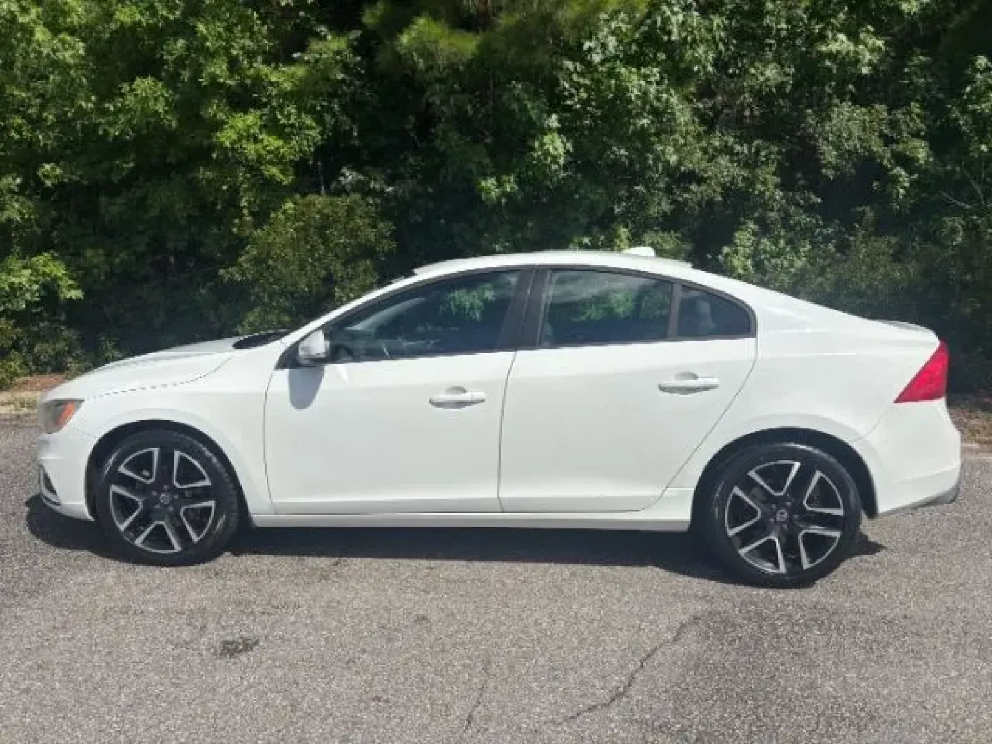 2017 /BLACK LEATHER Volvo S60 T5 Dynamic (YV126MFL6H2) with an Drive-E 2L I-4 gasoline direct injection engine, located at 2761 East Hwy 501, Conway, SC, 29526, (843) 331-1151, 33.781528, -78.989883 - **Discover Your Next Adventure with the 2017 Volvo S60 at Car City - Conway!**<br /> <br /> Are you seeking a reliable vehicle that seamlessly blends sophistication with performance? Look no further than this stunning 2017 Volvo S60, an ideal choice for those who appreciate comfort and style, whethe - Photo#2