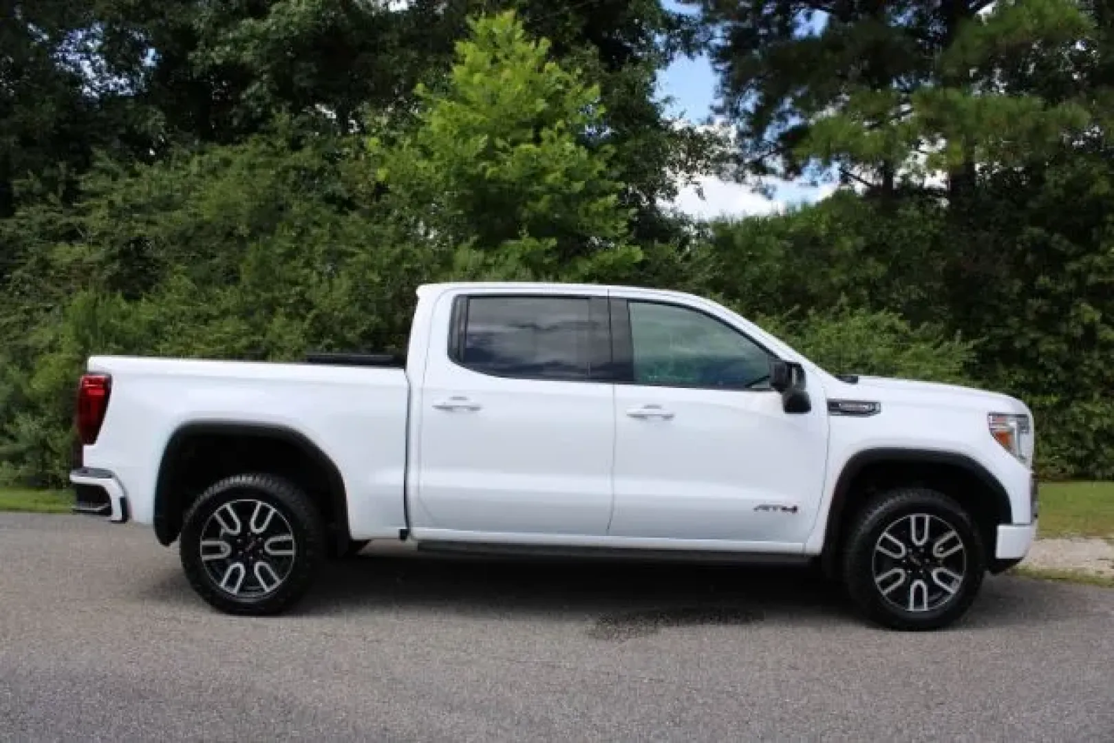 2022 GMC Sierra 1500 Limited 4WD Crew Cab Short Box AT4 (3GTP9EEL5NG) with an Other engine, located at 9146 Ocean Hwy West, Calabash, NC, 28467, (910) 579-1110, 33.928635, -78.576157 - **Discover Adventure with the 2022 GMC Sierra 1500 Limited AT4 Your Perfect All-Season Pickup**<br /> <br /> Are you ready to elevate your driving experience? Whether you're hauling gear for weekend adventures, navigating daily commutes, or accommodating your growing family, the 2022 GMC Sierra 150 - Photo#3