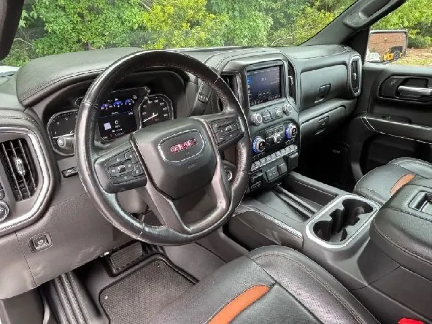 2022 /Jet Black w/Kalahari Accents GMC Sierra 1500 Limited 4WD Crew Cab Short Box AT4 (3GTP9EEL5NG) with an Other engine, located at 2761 East Hwy 501, Conway, SC, 29526, (843) 331-1151, 33.781528, -78.989883 - **Discover Adventure with the 2022 GMC Sierra 1500 Limited AT4 Your Perfect All-Season Pickup**<br /> <br /> Are you ready to elevate your driving experience? Whether you're hauling gear for weekend adventures, navigating daily commutes, or accommodating your growing family, the 2022 GMC Sierra 150 - Photo#7