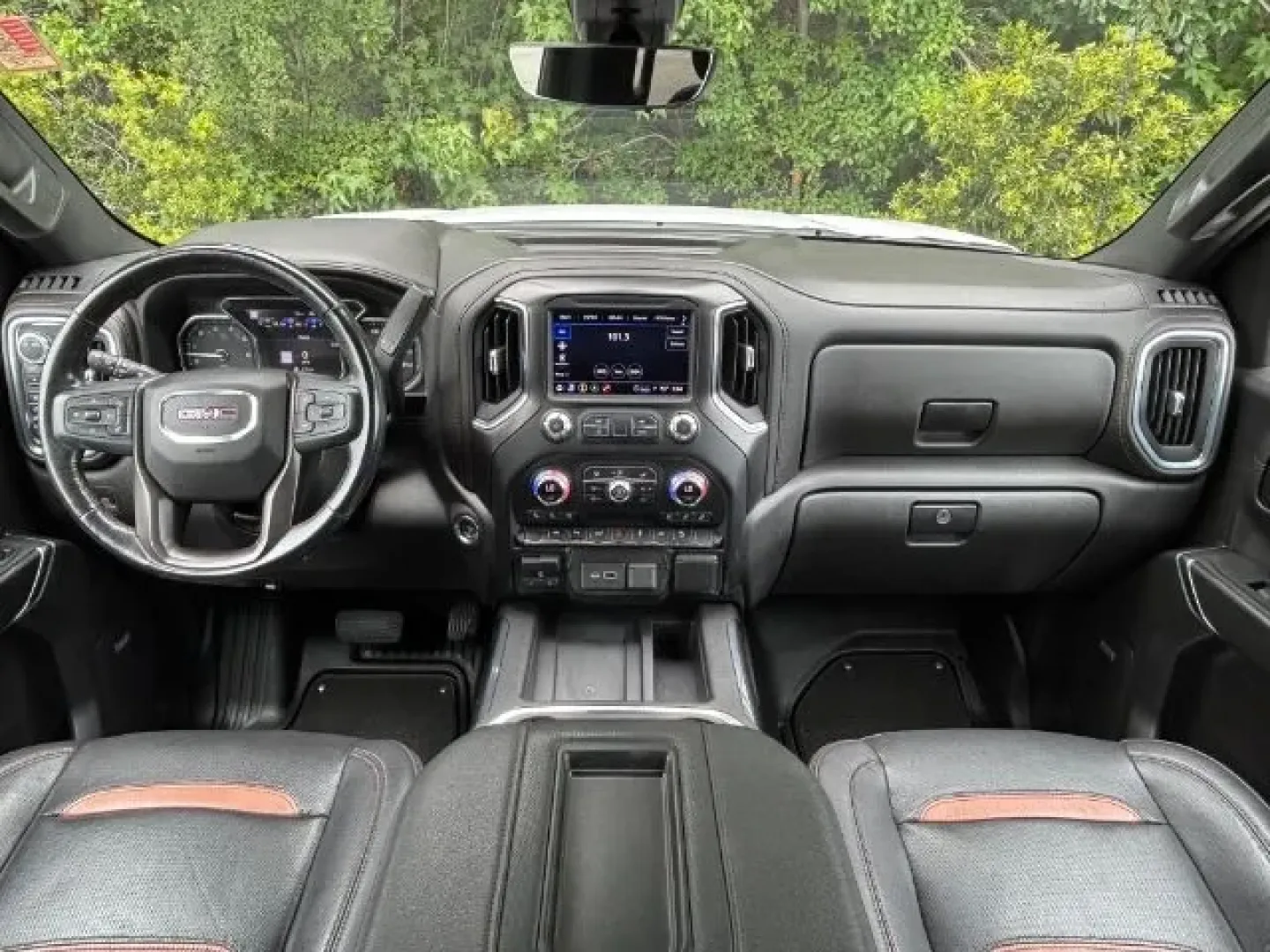 2022 /Jet Black w/Kalahari Accents GMC Sierra 1500 Limited 4WD Crew Cab Short Box AT4 (3GTP9EEL5NG) with an Other engine, located at 2761 East Hwy 501, Conway, SC, 29526, (843) 331-1151, 33.781528, -78.989883 - **Discover Adventure with the 2022 GMC Sierra 1500 Limited AT4 Your Perfect All-Season Pickup**<br /> <br /> Are you ready to elevate your driving experience? Whether you're hauling gear for weekend adventures, navigating daily commutes, or accommodating your growing family, the 2022 GMC Sierra 150 - Photo#8