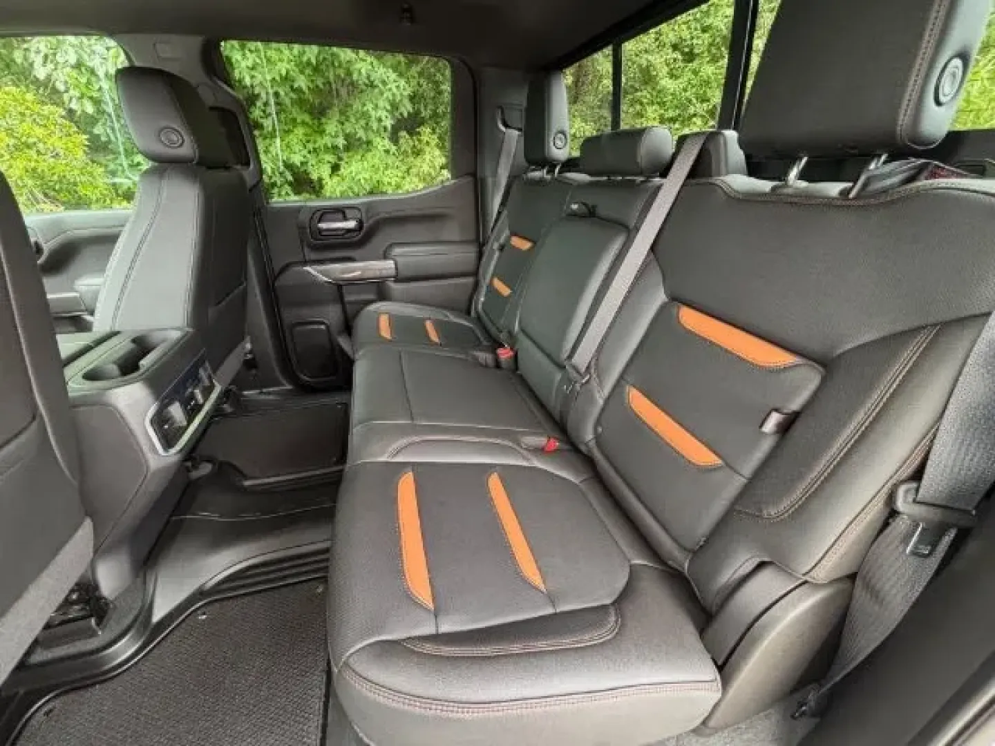 2022 /Jet Black w/Kalahari Accents GMC Sierra 1500 Limited 4WD Crew Cab Short Box AT4 (3GTP9EEL5NG) with an Other engine, located at 2761 East Hwy 501, Conway, SC, 29526, (843) 331-1151, 33.781528, -78.989883 - **Discover Adventure with the 2022 GMC Sierra 1500 Limited AT4 Your Perfect All-Season Pickup**<br /> <br /> Are you ready to elevate your driving experience? Whether you're hauling gear for weekend adventures, navigating daily commutes, or accommodating your growing family, the 2022 GMC Sierra 150 - Photo#11