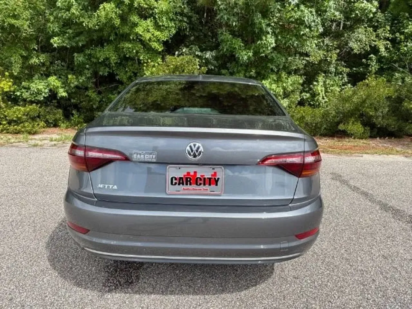 2019 /Titan Black, cloth Volkswagen Jetta 1.4T S 8A (3VWC57BU7KM) with an 1.4L L4 DOHC 16V engine, 8-Speed Automatic transmission, located at 2761 East Hwy 501, Conway, SC, 29526, (843) 331-1151, 33.781528, -78.989883 - Are you seeking an affordable yet stylish sedan that can effortlessly glide through your daily commute while also accommodating weekend adventures? Look no further than this impressive 2019 Volkswagen Jetta, now available at Car City - Conway. Located conveniently in Conway, SC, at 2761 East Hwy 501 - Photo#5