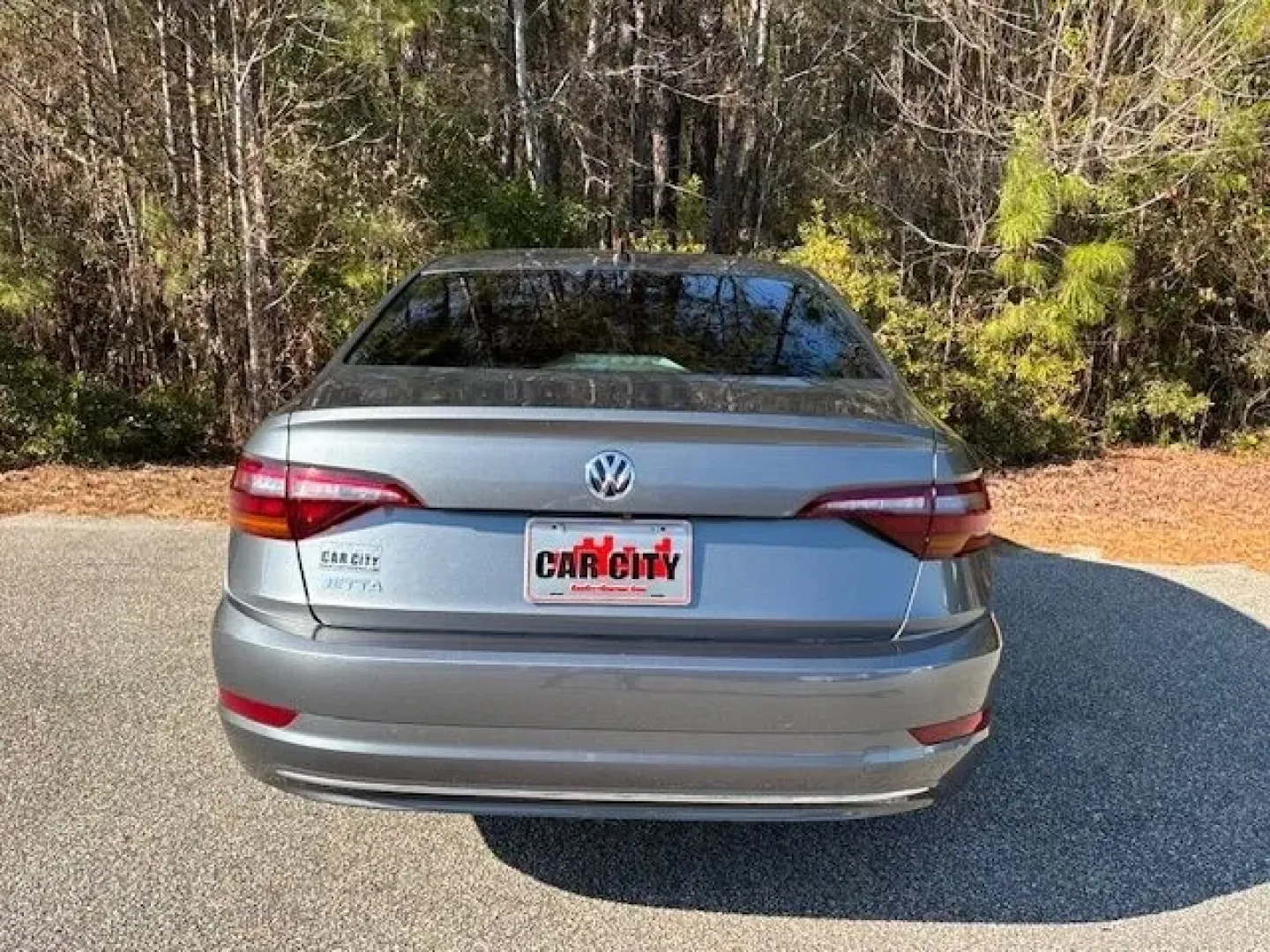 2019 /Titan Black, cloth Volkswagen Jetta 1.4T S 8A (3VWC57BU7KM) with an 1.4L L4 DOHC 16V engine, 8-Speed Automatic transmission, located at 2761 East Hwy 501, Conway, SC, 29526, (843) 331-1151, 33.781528, -78.989883 - Are you seeking an affordable yet stylish sedan that can effortlessly glide through your daily commute while also accommodating weekend adventures? Look no further than this impressive 2019 Volkswagen Jetta, now available at Car City - Conway. Located conveniently in Conway, SC, at 2761 East Hwy 501 - Photo#5