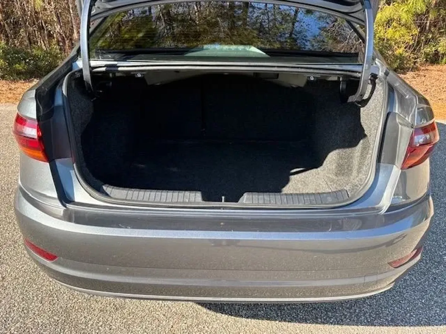 2019 /Titan Black, cloth Volkswagen Jetta 1.4T S 8A (3VWC57BU7KM) with an 1.4L L4 DOHC 16V engine, 8-Speed Automatic transmission, located at 2761 East Hwy 501, Conway, SC, 29526, (843) 331-1151, 33.781528, -78.989883 - Are you seeking an affordable yet stylish sedan that can effortlessly glide through your daily commute while also accommodating weekend adventures? Look no further than this impressive 2019 Volkswagen Jetta, now available at Car City - Conway. Located conveniently in Conway, SC, at 2761 East Hwy 501 - Photo#9