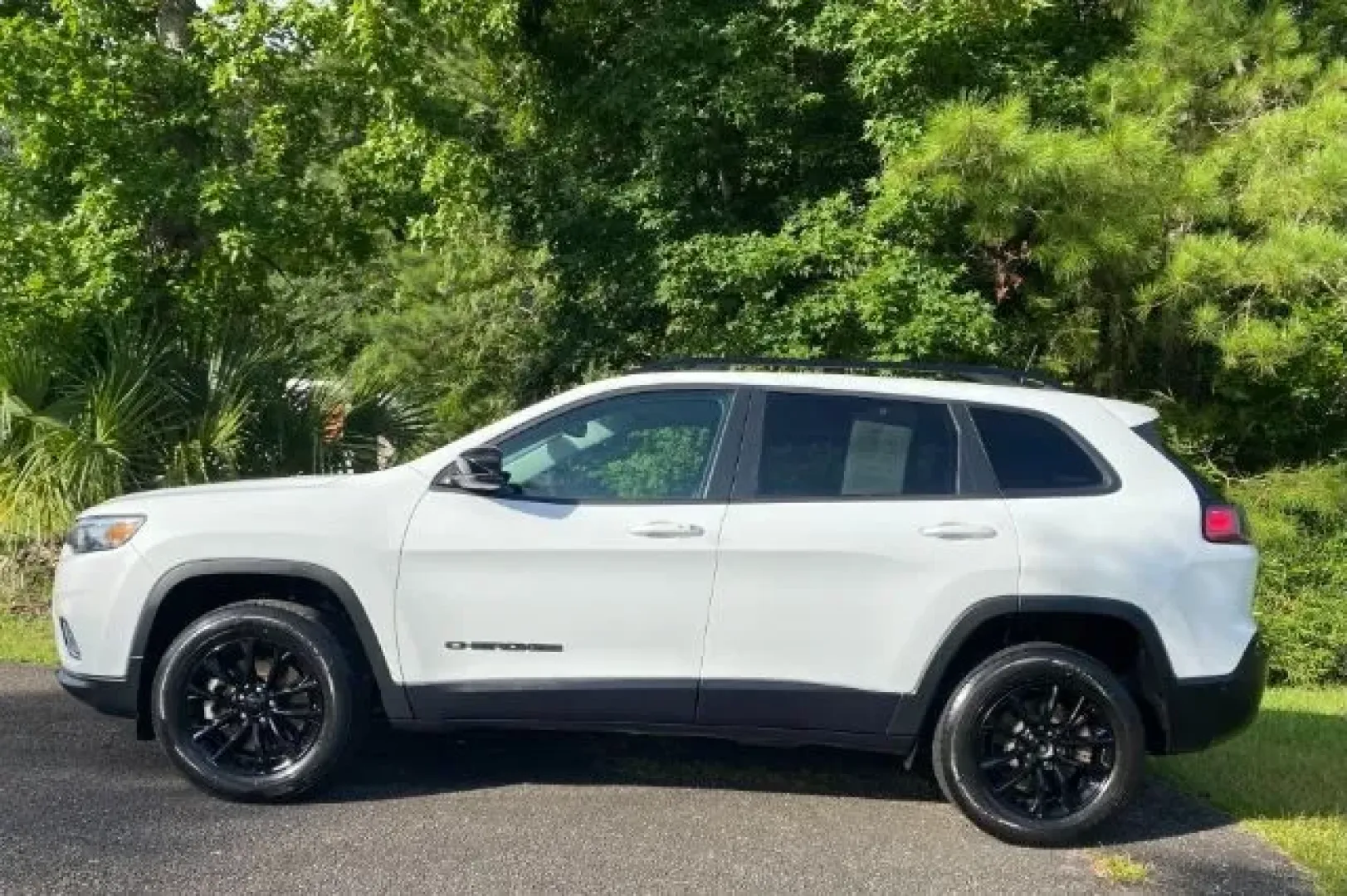 2023 /Black Jeep Cherokee Altitude Lux 4x4 (1C4PJMMB6PD) with an Other engine, located at 9146 Ocean Hwy West, Calabash, NC, 28467, (910) 579-1110, 33.928635, -78.576157 - **Adventure Awaits: Discover the 2023 Jeep Cherokee Altitude Lux 4x4 at Car City - Calabash!**<br /> <br /> Picture yourself navigating the stunning coastal roads of Calabash, NC, in a vehicle that embodies both style and capability. The 2023 Jeep Cherokee Altitude Lux 4x4 is your ticket to uncharte - Photo#1