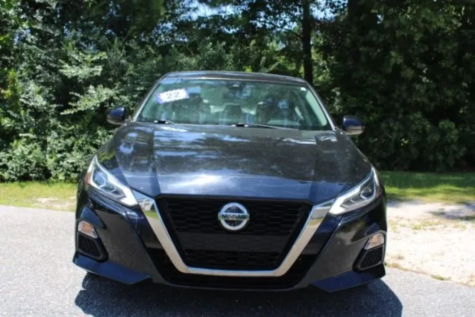 2022 Nissan Altima SR FWD (1N4BL4CV1NN) with an 2.5L I-4 gasoline direct injection engine, located at 3598 James B White Hwy South, Whiteville, NC, 28472, (910) 642-3196, 34.294846, -78.732613 - ### Drive Your Lifestyle Forward with This 2022 Nissan Altima SR FWD<br /> <br /> If you're looking for **affordable used cars** that seamlessly blend style, comfort, and reliability, look no further than this stunning 2022 Nissan Altima SR FWD, now available at Car City - Whitesville. Located conve - Photo#1