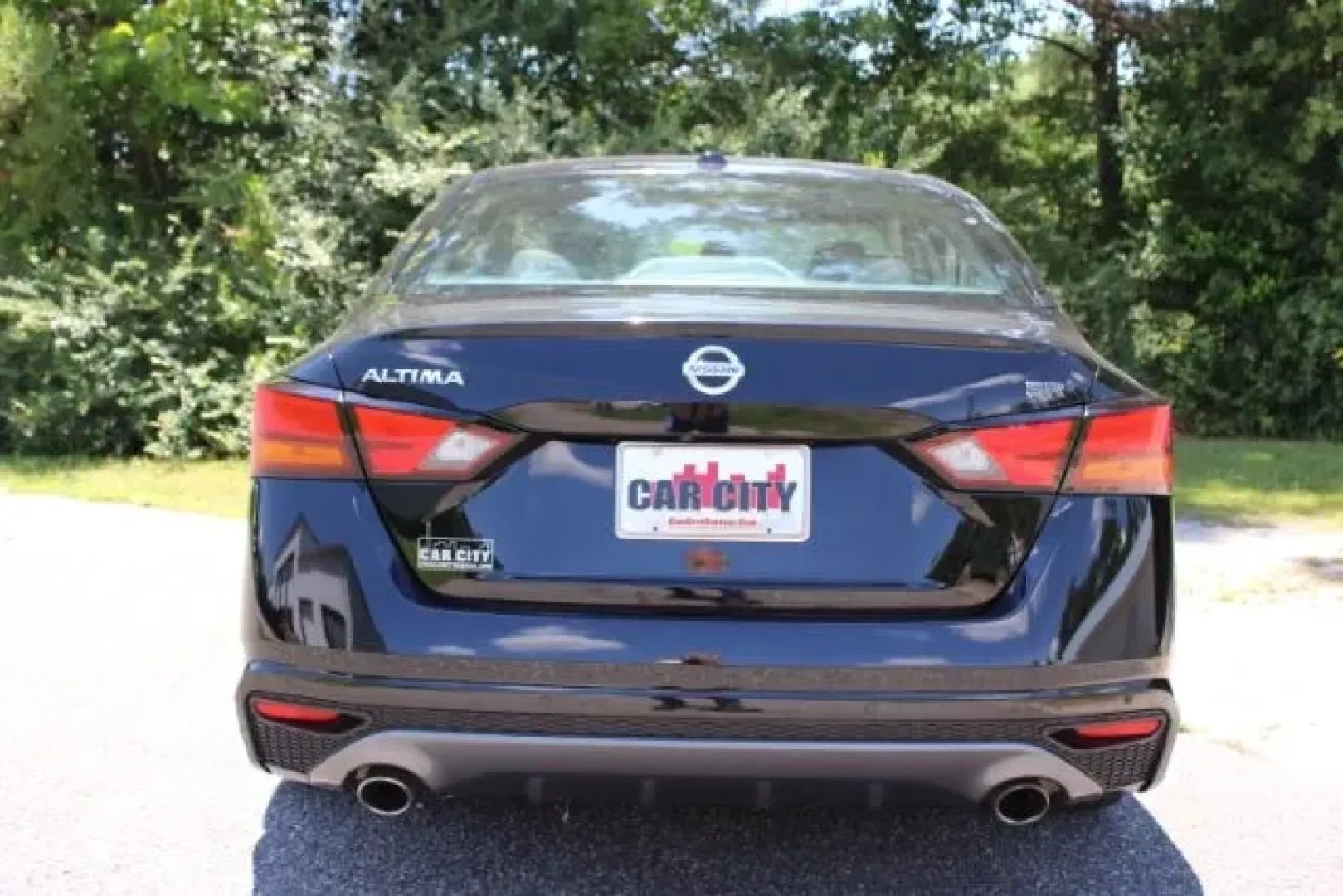2022 Nissan Altima SR FWD (1N4BL4CV1NN) with an 2.5L I-4 gasoline direct injection engine, located at 3598 James B White Hwy South, Whiteville, NC, 28472, (910) 642-3196, 34.294846, -78.732613 - ### Drive Your Lifestyle Forward with This 2022 Nissan Altima SR FWD<br /> <br /> If you're looking for **affordable used cars** that seamlessly blend style, comfort, and reliability, look no further than this stunning 2022 Nissan Altima SR FWD, now available at Car City - Whitesville. Located conve - Photo#2