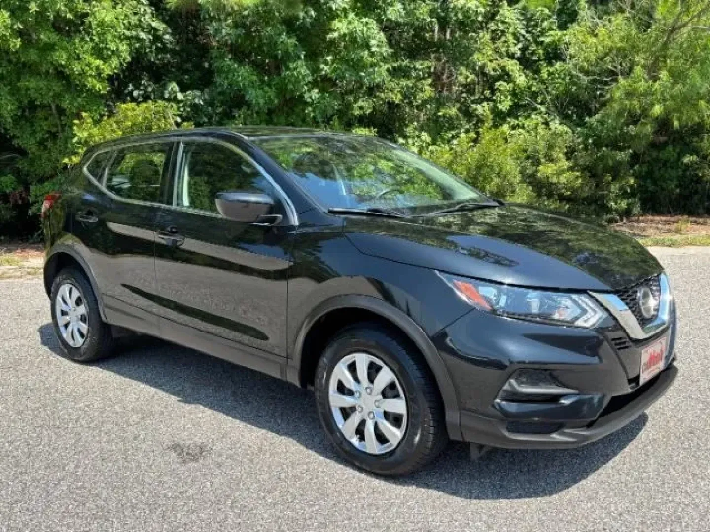 2020 /Charcoal, cloth Nissan Rogue S AWD (JN1BJ1CW0LW) with an 2.0L L4 DOHC 16V engine, Continuously Variable Transmission transmission, located at 2761 East Hwy 501, Conway, SC, 29526, (843) 331-1151, 33.781528, -78.989883 - Explore new adventures with the 2020 Nissan Rogue S AWD, available now at Car City - Conway, your trusted pre-owned vehicle dealership located at 2761 East Hwy 501, Conway, SC 29526. Whether you're a growing family in need of extra space, or a daily commuter looking for reliability and comfort, this - Photo#1