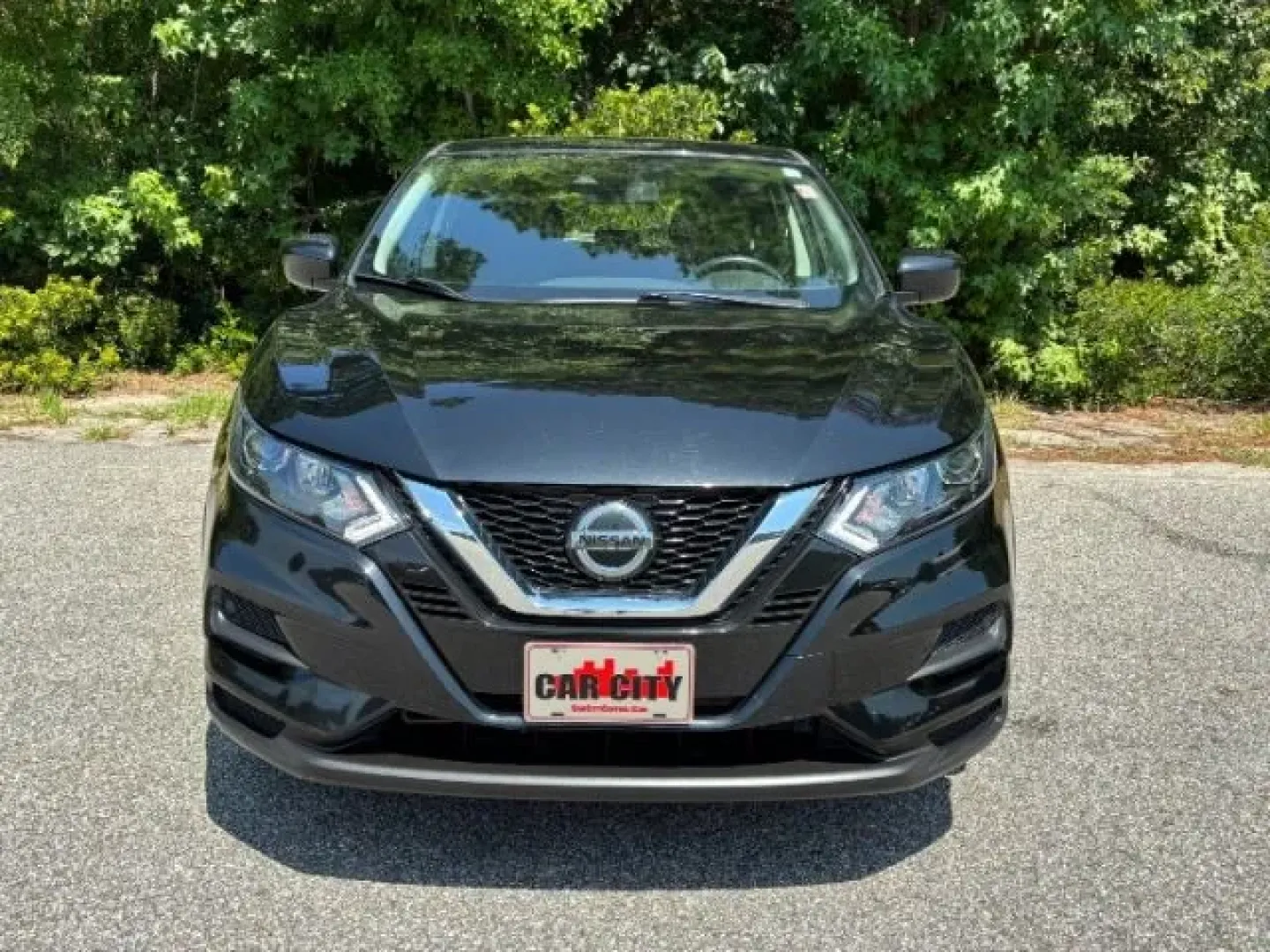 2020 /Charcoal, cloth Nissan Rogue S AWD (JN1BJ1CW0LW) with an 2.0L L4 DOHC 16V engine, Continuously Variable Transmission transmission, located at 2761 East Hwy 501, Conway, SC, 29526, (843) 331-1151, 33.781528, -78.989883 - Explore new adventures with the 2020 Nissan Rogue S AWD, available now at Car City - Conway, your trusted pre-owned vehicle dealership located at 2761 East Hwy 501, Conway, SC 29526. Whether you're a growing family in need of extra space, or a daily commuter looking for reliability and comfort, this - Photo#4