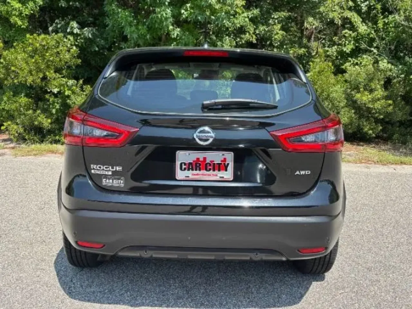 2020 /Charcoal, cloth Nissan Rogue S AWD (JN1BJ1CW0LW) with an 2.0L L4 DOHC 16V engine, Continuously Variable Transmission transmission, located at 2761 East Hwy 501, Conway, SC, 29526, (843) 331-1151, 33.781528, -78.989883 - Explore new adventures with the 2020 Nissan Rogue S AWD, available now at Car City - Conway, your trusted pre-owned vehicle dealership located at 2761 East Hwy 501, Conway, SC 29526. Whether you're a growing family in need of extra space, or a daily commuter looking for reliability and comfort, this - Photo#5