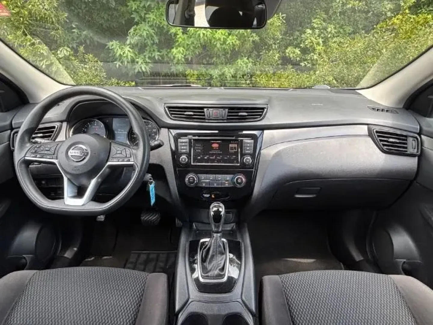 2020 /Charcoal, cloth Nissan Rogue S AWD (JN1BJ1CW0LW) with an 2.0L L4 DOHC 16V engine, Continuously Variable Transmission transmission, located at 2761 East Hwy 501, Conway, SC, 29526, (843) 331-1151, 33.781528, -78.989883 - Explore new adventures with the 2020 Nissan Rogue S AWD, available now at Car City - Conway, your trusted pre-owned vehicle dealership located at 2761 East Hwy 501, Conway, SC 29526. Whether you're a growing family in need of extra space, or a daily commuter looking for reliability and comfort, this - Photo#8
