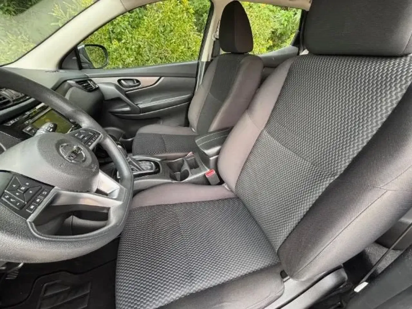 2020 /Charcoal, cloth Nissan Rogue S AWD (JN1BJ1CW0LW) with an 2.0L L4 DOHC 16V engine, Continuously Variable Transmission transmission, located at 2761 East Hwy 501, Conway, SC, 29526, (843) 331-1151, 33.781528, -78.989883 - Explore new adventures with the 2020 Nissan Rogue S AWD, available now at Car City - Conway, your trusted pre-owned vehicle dealership located at 2761 East Hwy 501, Conway, SC 29526. Whether you're a growing family in need of extra space, or a daily commuter looking for reliability and comfort, this - Photo#10
