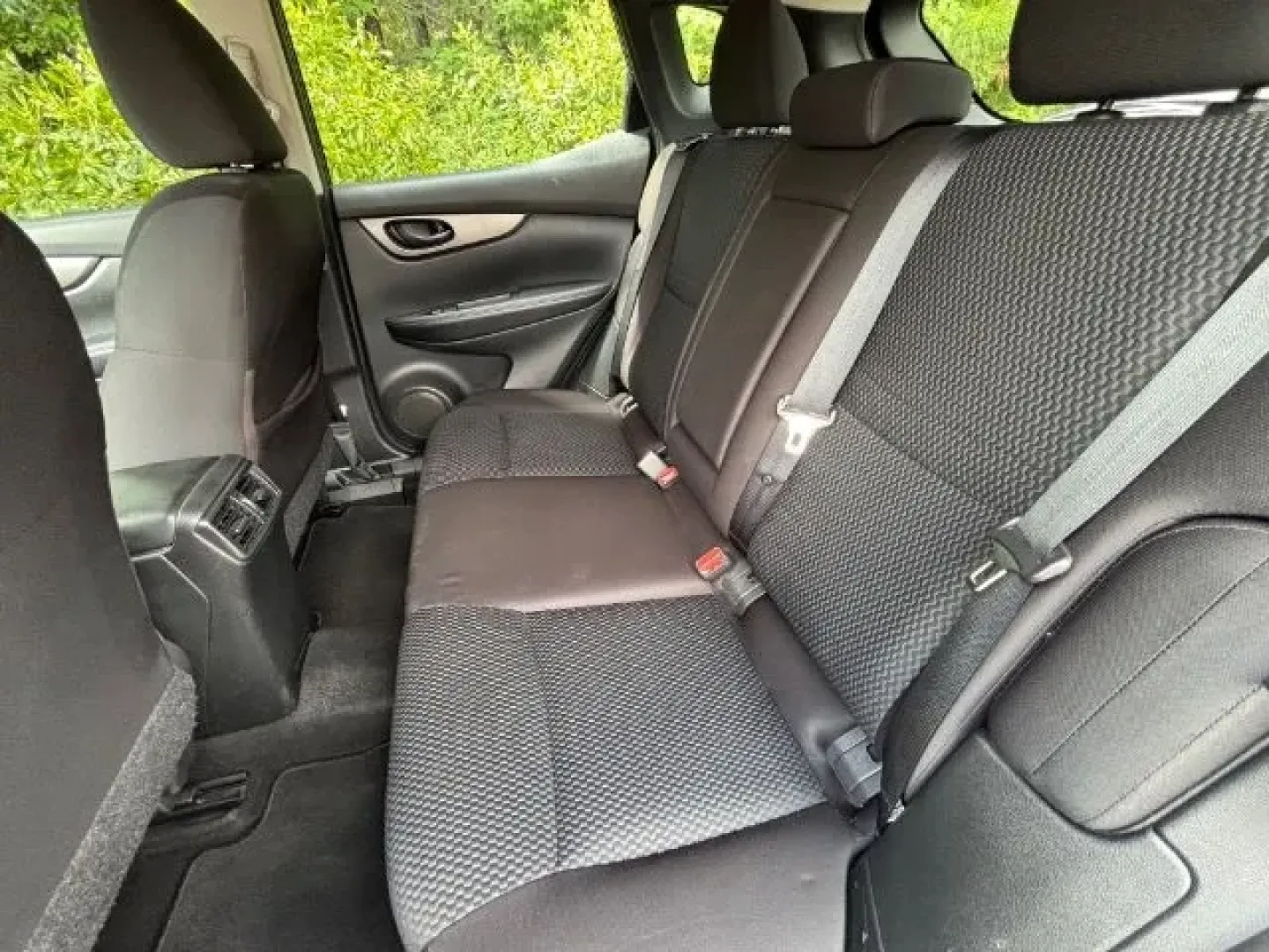 2020 /Charcoal, cloth Nissan Rogue S AWD (JN1BJ1CW0LW) with an 2.0L L4 DOHC 16V engine, Continuously Variable Transmission transmission, located at 2761 East Hwy 501, Conway, SC, 29526, (843) 331-1151, 33.781528, -78.989883 - Explore new adventures with the 2020 Nissan Rogue S AWD, available now at Car City - Conway, your trusted pre-owned vehicle dealership located at 2761 East Hwy 501, Conway, SC 29526. Whether you're a growing family in need of extra space, or a daily commuter looking for reliability and comfort, this - Photo#11