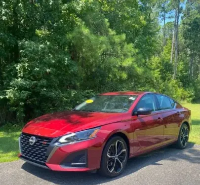 2023 Nissan Altima SR FWD