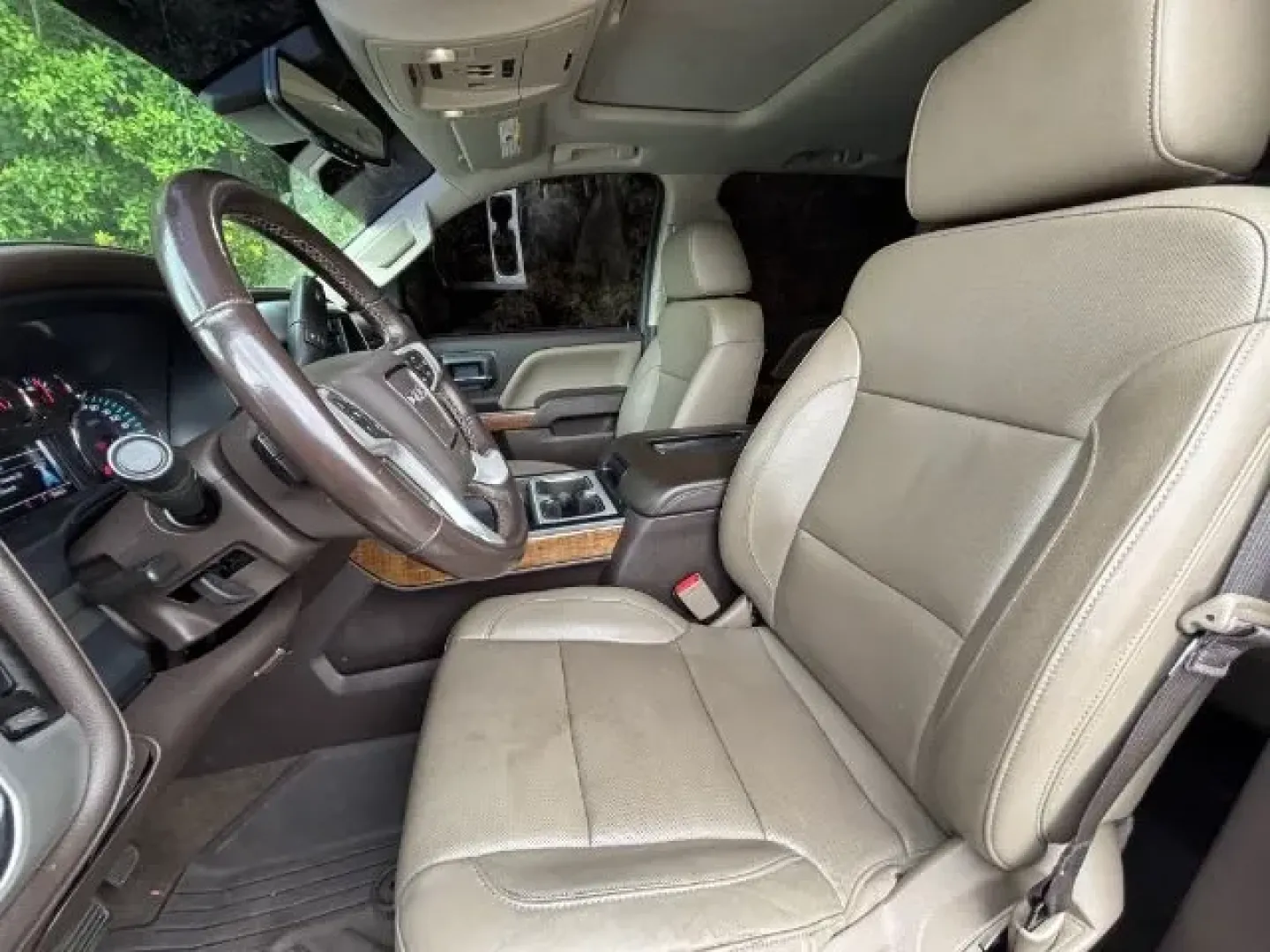 2018 /Cocoa/Dune GMC Sierra 1500 SLT (3GTU2NEC3JG) with an EcoTec3 6.2L V-8 gasoline direct injection engine, located at 2761 East Hwy 501, Conway, SC, 29526, (843) 331-1151, 33.781528, -78.989883 - Unleash your adventurous spirit with this 2018 GMC Sierra 1500 SLT, the perfect truck for weekend warriors and daily commuters alike. Whether you're hauling gear for a family camping trip or navigating the daily grind of work in Conway, SC, this pre-owned beauty is designed to elevate your lifestyle - Photo#11