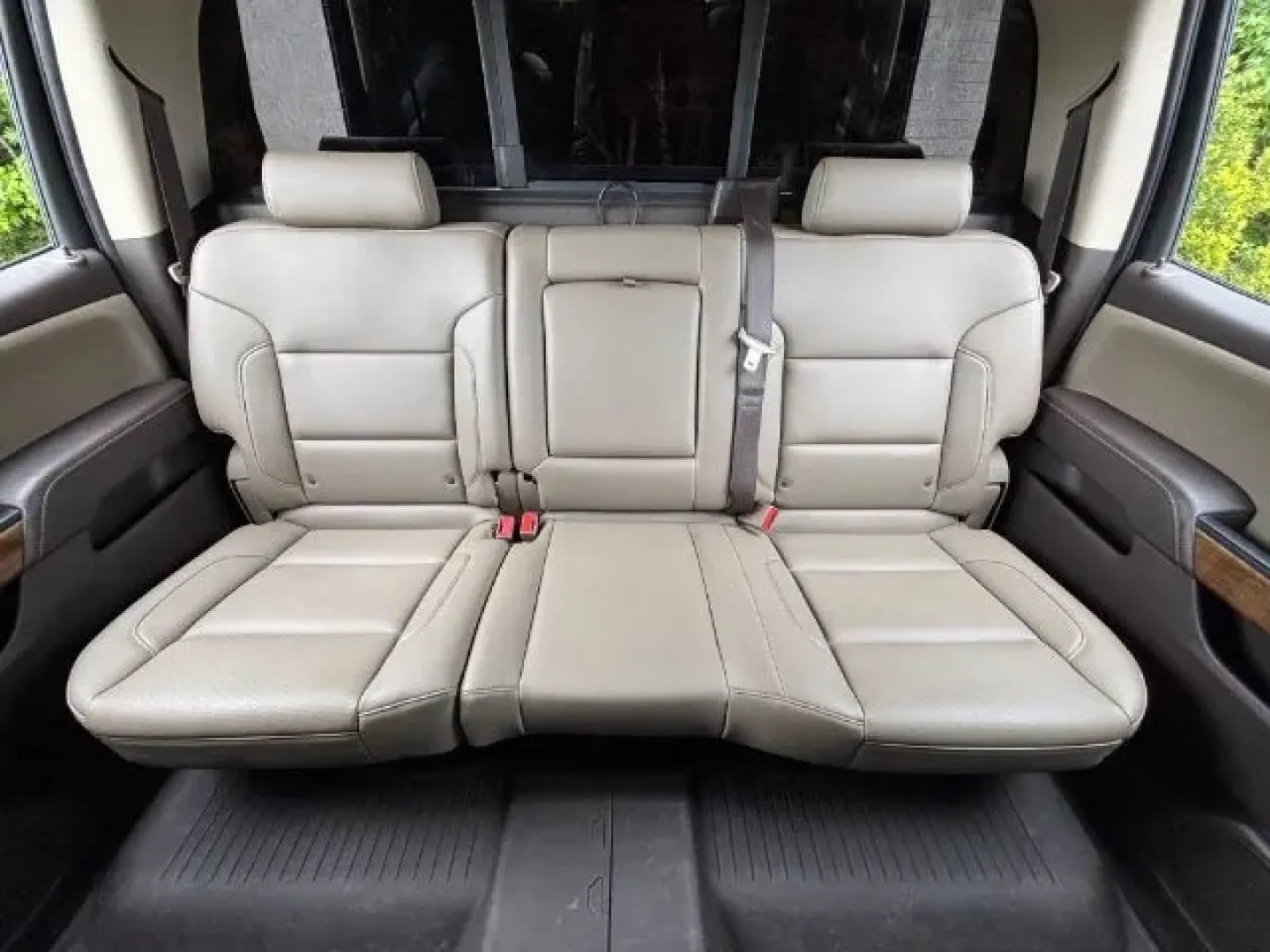 2018 /Cocoa/Dune GMC Sierra 1500 SLT (3GTU2NEC3JG) with an EcoTec3 6.2L V-8 gasoline direct injection engine, located at 2761 East Hwy 501, Conway, SC, 29526, (843) 331-1151, 33.781528, -78.989883 - Unleash your adventurous spirit with this 2018 GMC Sierra 1500 SLT, the perfect truck for weekend warriors and daily commuters alike. Whether you're hauling gear for a family camping trip or navigating the daily grind of work in Conway, SC, this pre-owned beauty is designed to elevate your lifestyle - Photo#13