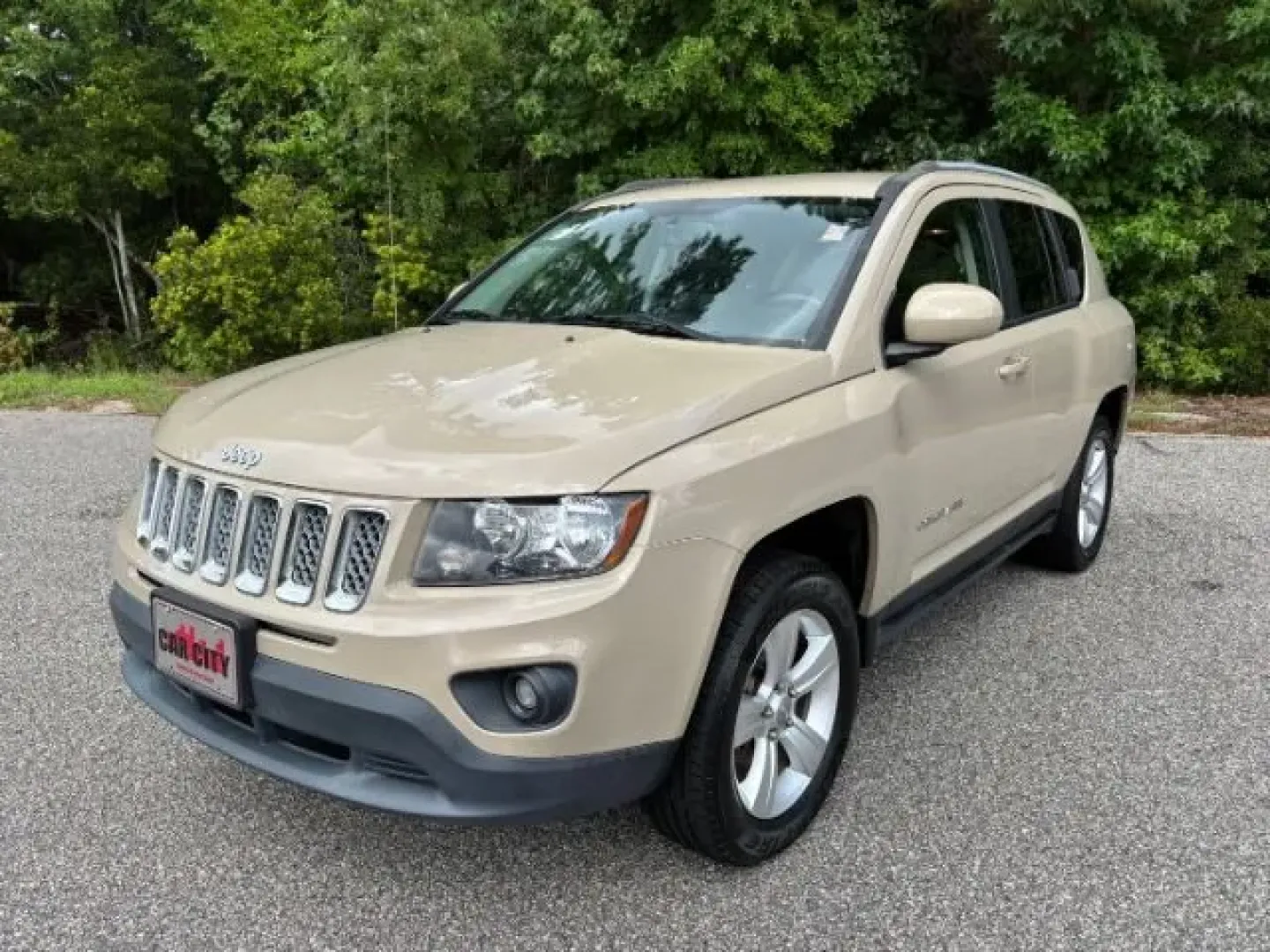 2017 /Dark Slate Gray, vin Jeep Compass Latitude 4WD (1C4NJDEB1HD) with an 2.4L L4 DOHC 16V engine, 6-Speed Automatic transmission, located at 2761 East Hwy 501, Conway, SC, 29526, (843) 331-1151, 33.781528, -78.989883 - **Experience Adventure and Comfort with the 2017 Jeep Compass Latitude 4WD at Car City - Conway!**<br /> <br /> Are you ready to elevate your weekend adventures and create lasting memories with family and friends? The 2017 Jeep Compass Latitude 4WD, now available at Car City - Conway, is your perfec - Photo#0