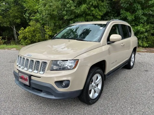 photo of 2017 Jeep Compass Latitude 4WD