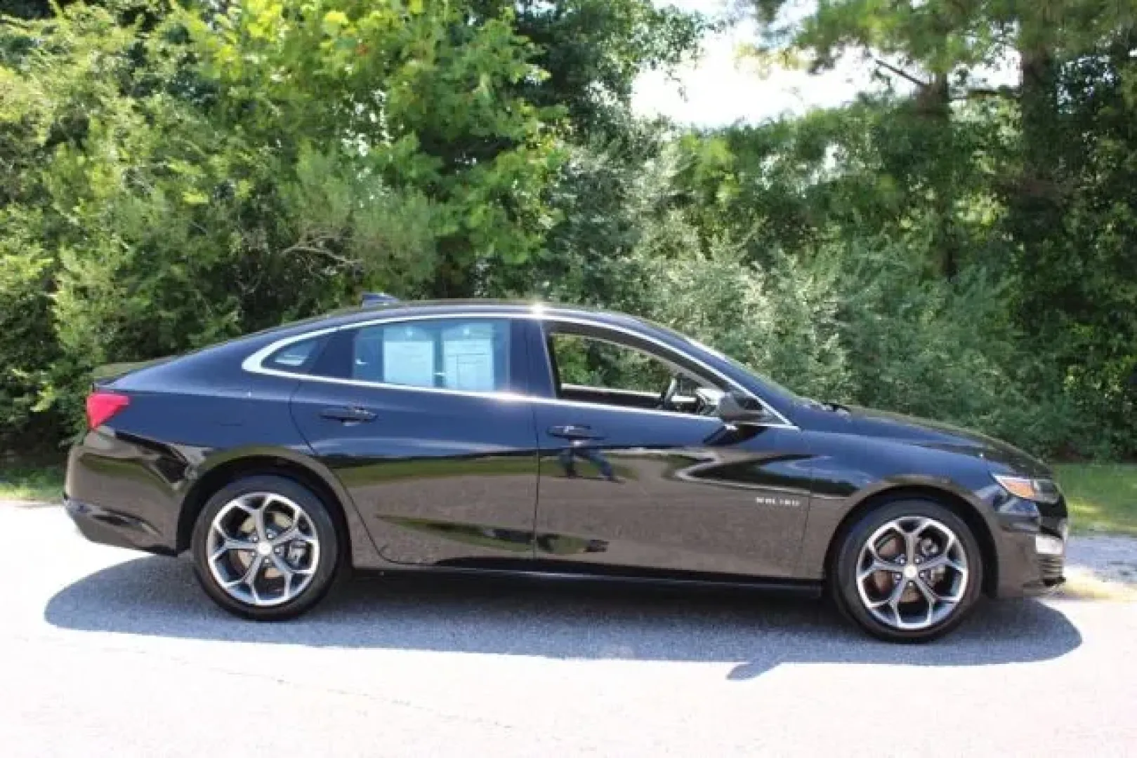 2023 Chevrolet Malibu FWD 1LT (1G1ZD5ST8PF) with an ECOTEC 1.5L I-4 gasoline direct injection engine, located at 3598 James B White Hwy South, Whiteville, NC, 28472, (910) 642-3196, 34.294846, -78.732613 - Are you in the market for a reliable, stylish sedan that enhances your daily commute while providing a touch of luxury? Look no further than the 2023 Chevrolet Malibu 1LT, available now at Car City - Whitesville in Whiteville, NC. Whether you're navigating the bustling streets of nearby Wilmington o - Photo#4
