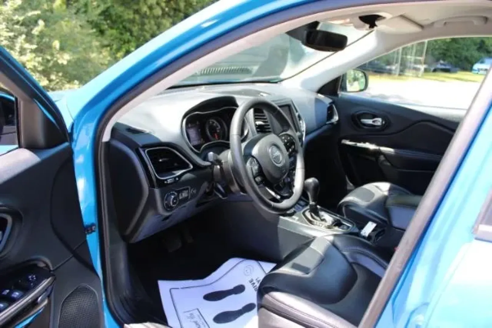 2023 Jeep Cherokee Altitude Lux 4x4 (1C4PJMMB0PD) with an MultiAir2 Tigershark 2.4L I-4 variable valve contr engine, located at 3598 James B White Hwy South, Whiteville, NC, 28472, (910) 642-3196, 34.294846, -78.732613 - Discover your next adventure with the 2023 Jeep Cherokee Altitude Lux 4x4, an exceptional crossover vehicle designed for those who embrace both urban commutes and weekend getaways. This vehicle is not just a means of transportation; it's a lifestyle choice that fits perfectly into a busy family sche - Photo#7