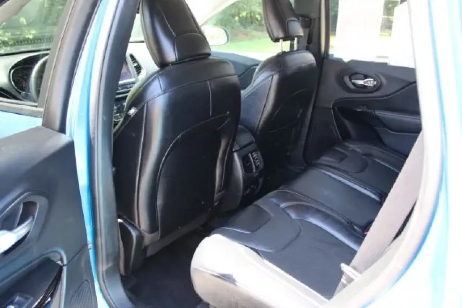 2023 Jeep Cherokee Altitude Lux 4x4 (1C4PJMMB0PD) with an MultiAir2 Tigershark 2.4L I-4 variable valve contr engine, located at 3598 James B White Hwy South, Whiteville, NC, 28472, (910) 642-3196, 34.294846, -78.732613 - Discover your next adventure with the 2023 Jeep Cherokee Altitude Lux 4x4, an exceptional crossover vehicle designed for those who embrace both urban commutes and weekend getaways. This vehicle is not just a means of transportation; it's a lifestyle choice that fits perfectly into a busy family sche - Photo#8