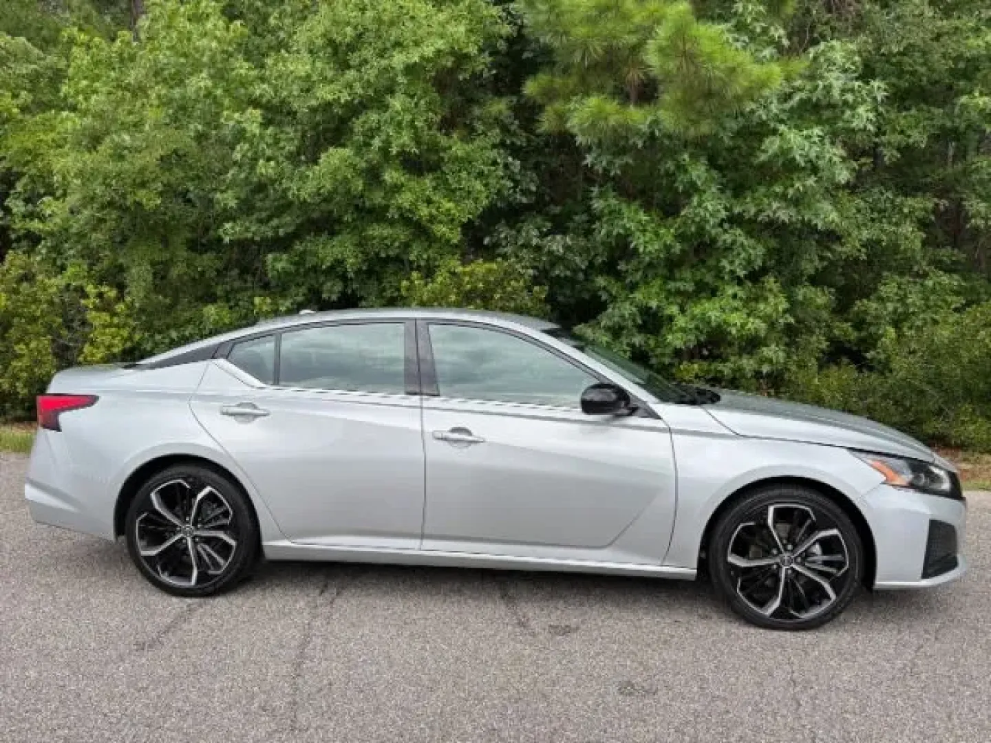 2023 /Sport Nissan Altima SR FWD (1N4BL4CV2PN) with an 2.5L I-4 gasoline direct injection engine, located at 2761 East Hwy 501, Conway, SC, 29526, (843) 331-1151, 33.781528, -78.989883 - ### Elevate Your Daily Commute with the 2023 Nissan Altima SR FWD from Car City - Conway!<br /> <br /> Are you looking for a reliable vehicle that perfectly balances comfort, technology, and affordability? The 2023 Nissan Altima SR FWD is here to elevate your daily commute or weekend adventures with - Photo#3