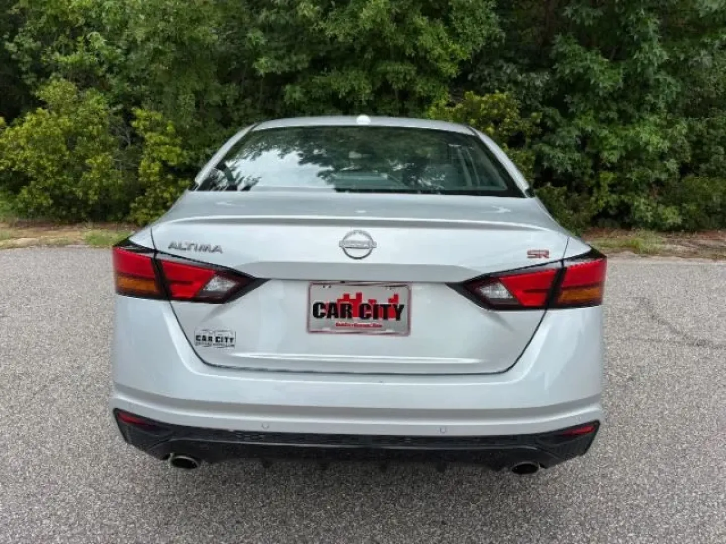 2023 /Sport Nissan Altima SR FWD (1N4BL4CV2PN) with an 2.5L I-4 gasoline direct injection engine, located at 2761 East Hwy 501, Conway, SC, 29526, (843) 331-1151, 33.781528, -78.989883 - ### Elevate Your Daily Commute with the 2023 Nissan Altima SR FWD from Car City - Conway!<br /> <br /> Are you looking for a reliable vehicle that perfectly balances comfort, technology, and affordability? The 2023 Nissan Altima SR FWD is here to elevate your daily commute or weekend adventures with - Photo#5