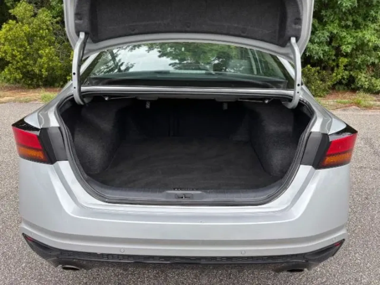 2023 /Sport Nissan Altima SR FWD (1N4BL4CV2PN) with an 2.5L I-4 gasoline direct injection engine, located at 2761 East Hwy 501, Conway, SC, 29526, (843) 331-1151, 33.781528, -78.989883 - ### Elevate Your Daily Commute with the 2023 Nissan Altima SR FWD from Car City - Conway!<br /> <br /> Are you looking for a reliable vehicle that perfectly balances comfort, technology, and affordability? The 2023 Nissan Altima SR FWD is here to elevate your daily commute or weekend adventures with - Photo#12