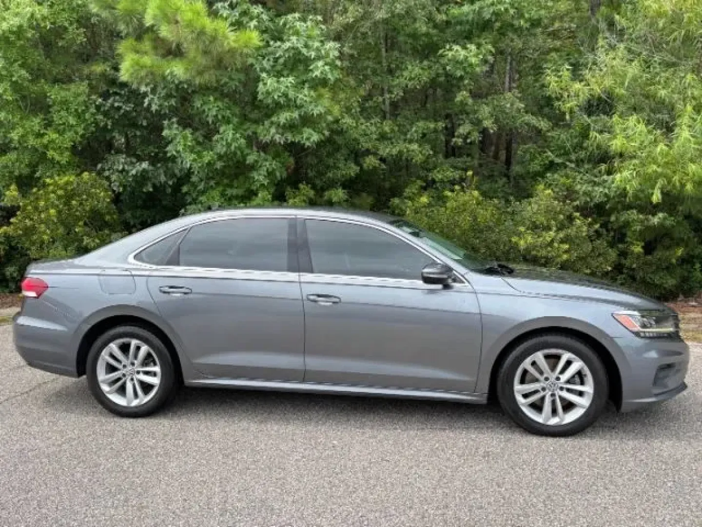 2020 /BLACK LEATHER Volkswagen Passat SE (1VWSA7A30LC) with an 2.0L L4 DOHC 16V engine, 6-Speed Automatic transmission, located at 9146 Ocean Hwy West, Calabash, NC, 28467, (910) 579-1110, 33.928635, -78.576157 - **Ready for Your Next Adventure: 2020 Volkswagen Passat SE at Car City - Conway**<br /> <br /> If you're in the market for a dependable sedan that seamlessly blends comfort, style, and advanced tech features, look no further than the 2020 Volkswagen Passat SE available at Car City - Conway. This pre - Photo#5