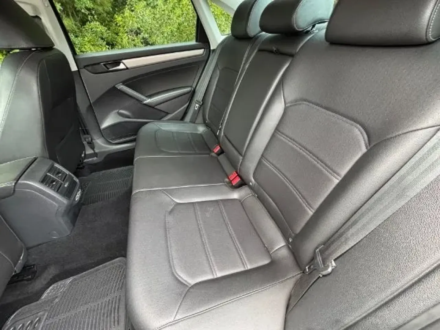 2020 /BLACK LEATHER Volkswagen Passat SE (1VWSA7A30LC) with an 2.0L L4 DOHC 16V engine, 6-Speed Automatic transmission, located at 9146 Ocean Hwy West, Calabash, NC, 28467, (910) 579-1110, 33.928635, -78.576157 - **Ready for Your Next Adventure: 2020 Volkswagen Passat SE at Car City - Conway**<br /> <br /> If you're in the market for a dependable sedan that seamlessly blends comfort, style, and advanced tech features, look no further than the 2020 Volkswagen Passat SE available at Car City - Conway. This pre - Photo#10