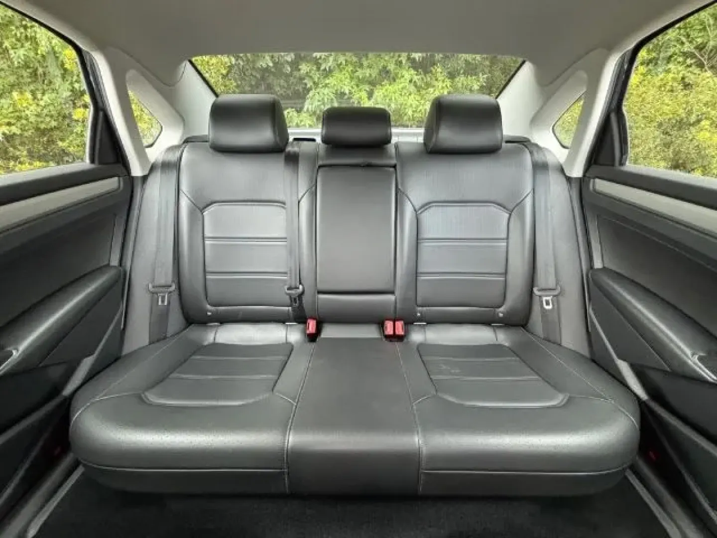 2020 /BLACK LEATHER Volkswagen Passat SE (1VWSA7A30LC) with an 2.0L L4 DOHC 16V engine, 6-Speed Automatic transmission, located at 9146 Ocean Hwy West, Calabash, NC, 28467, (910) 579-1110, 33.928635, -78.576157 - **Ready for Your Next Adventure: 2020 Volkswagen Passat SE at Car City - Conway**<br /> <br /> If you're in the market for a dependable sedan that seamlessly blends comfort, style, and advanced tech features, look no further than the 2020 Volkswagen Passat SE available at Car City - Conway. This pre - Photo#11