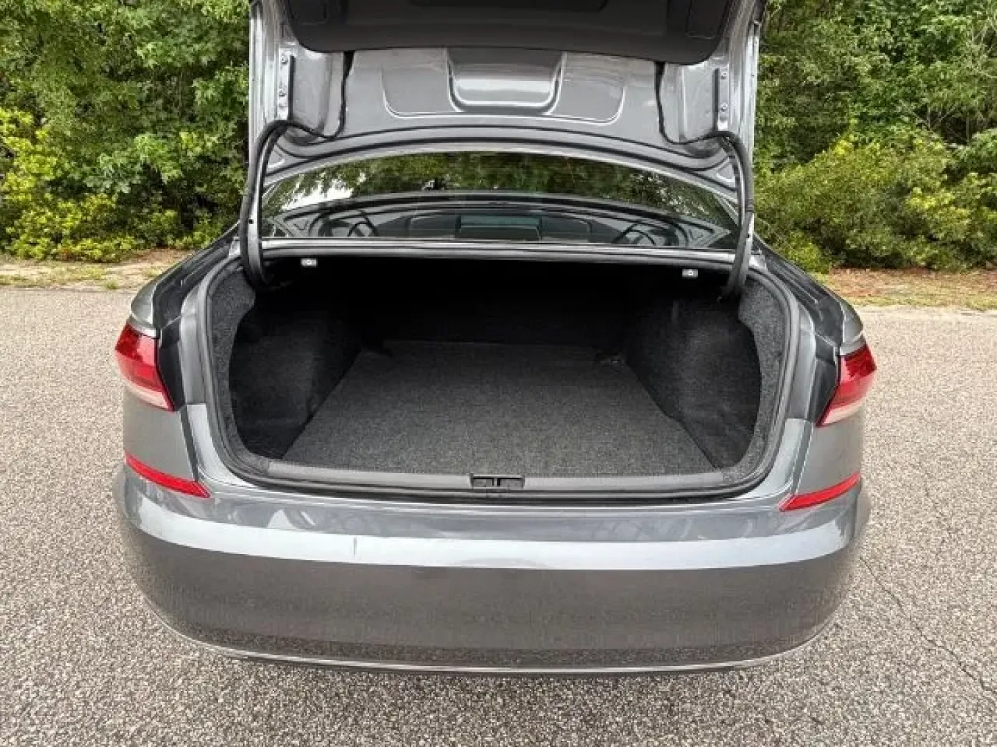 2020 /BLACK LEATHER Volkswagen Passat SE (1VWSA7A30LC) with an 2.0L L4 DOHC 16V engine, 6-Speed Automatic transmission, located at 9146 Ocean Hwy West, Calabash, NC, 28467, (910) 579-1110, 33.928635, -78.576157 - **Ready for Your Next Adventure: 2020 Volkswagen Passat SE at Car City - Conway**<br /> <br /> If you're in the market for a dependable sedan that seamlessly blends comfort, style, and advanced tech features, look no further than the 2020 Volkswagen Passat SE available at Car City - Conway. This pre - Photo#12
