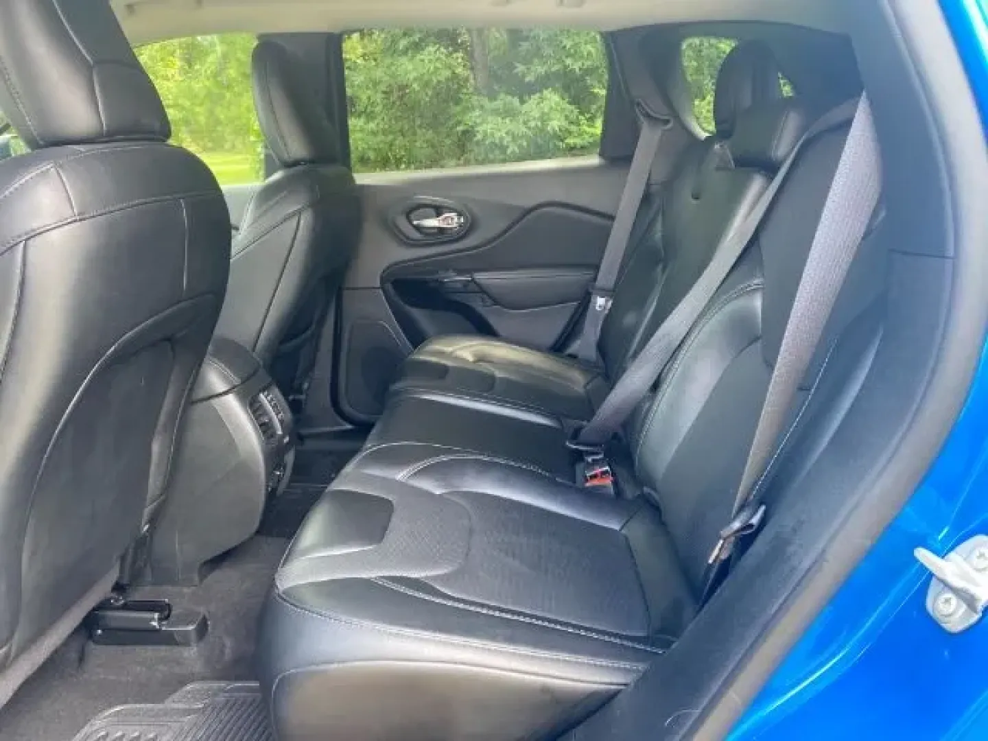 2023 /Black Jeep Cherokee Altitude Lux 4x4 (1C4PJMMB0PD) with an Other engine, located at 9146 Ocean Hwy West, Calabash, NC, 28467, (910) 579-1110, 33.928635, -78.576157 - Looking for a vehicle that seamlessly combines style, comfort, and capability for your next family adventure or daily commute? Look no further than this stunning 2023 Jeep Cherokee Altitude Lux 4x4, available now at Car City - Calabash. Located at 9146 Ocean Hwy West, Calabash, NC 28467, our pre-own - Photo#5