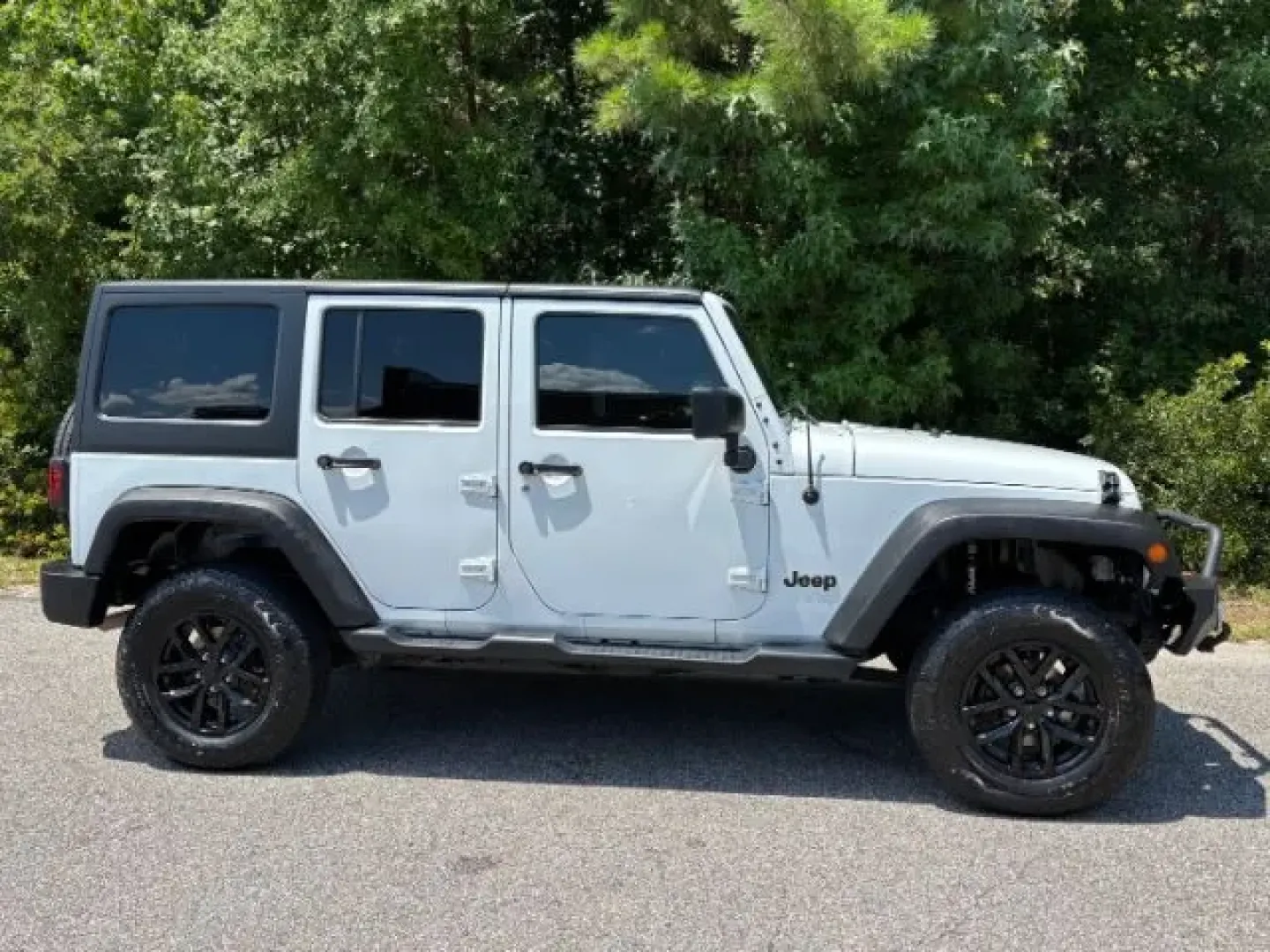 2016 /Black Jeep Wrangler Sport (1C4BJWDG9GL) with an Pentastar 3.6L V-6 DOHC engine, located at 9146 Ocean Hwy West, Calabash, NC, 28467, (910) 579-1110, 33.928635, -78.576157 - **Adventure Awaits with the 2016 Jeep Wrangler Sport - Your Perfect Companion for Life's Journeys!**<br /> <br /> Are you ready for thrilling weekend adventures or daily excursions in a vehicle that combines rugged capability with modern comfort? Look no further than this 2016 Jeep Wrangler Sport, a - Photo#3