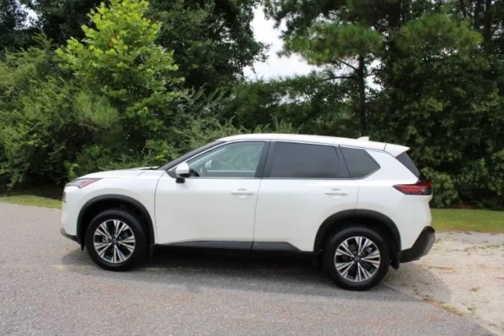2023 Nissan Rogue SV FWD (JN8BT3BA9PW) with an VC-Turbo 1.5L I-3 gasoline direct injection engine, located at 3598 James B White Hwy South, Whiteville, NC, 28472, (910) 642-3196, 34.294846, -78.732613 - **Discover Your Next Adventure with the 2023 Nissan Rogue at Car City - Whitesville!**<br /> <br /> Are you ready to elevate your driving experience? The 2023 Nissan Rogue is not just a vehicle; it's a lifestyle. Perfect for busy families, daily commuters, and weekend adventurers, this versatile SUV - Photo#3
