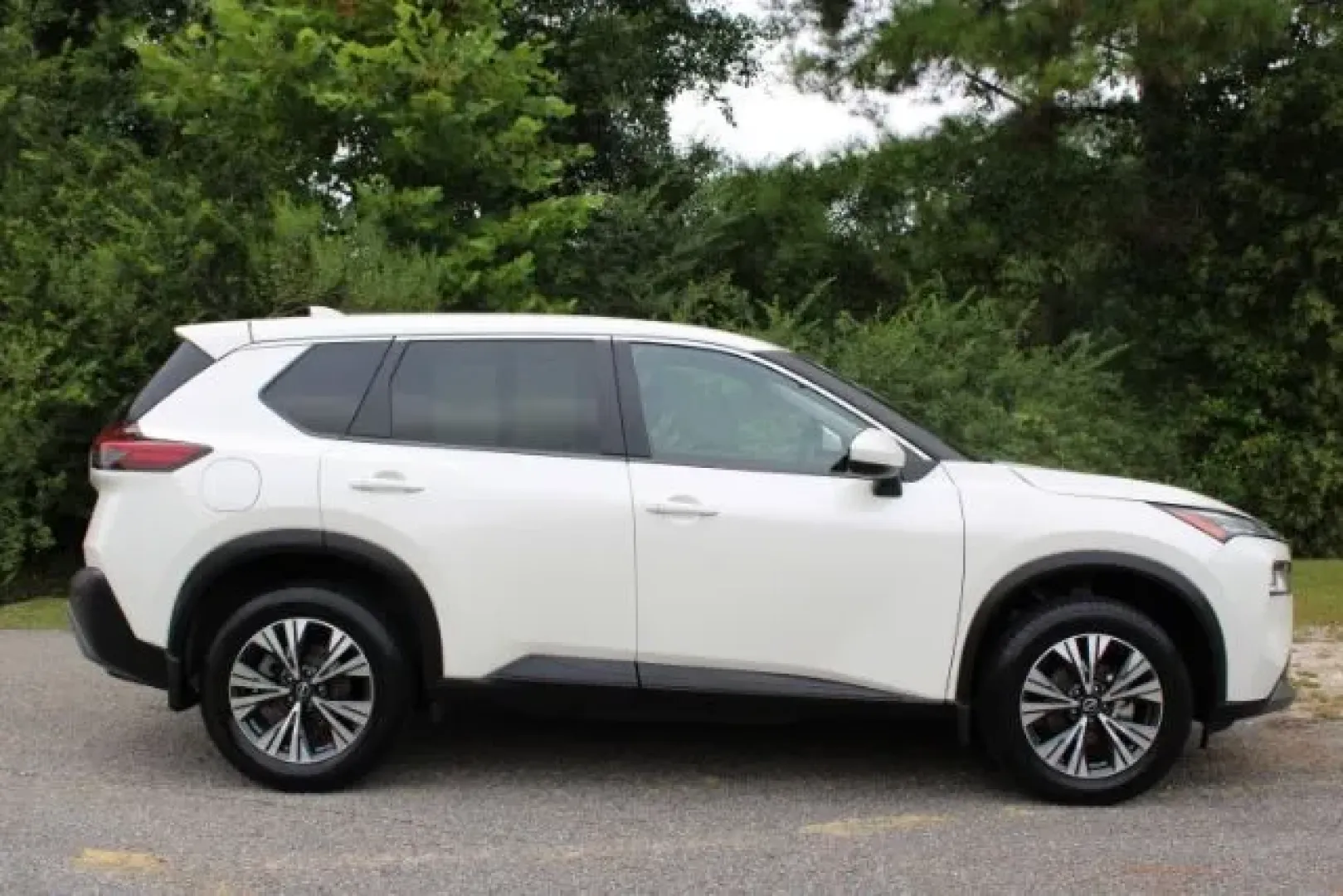 2023 Nissan Rogue SV FWD (JN8BT3BA9PW) with an VC-Turbo 1.5L I-3 gasoline direct injection engine, located at 3598 James B White Hwy South, Whiteville, NC, 28472, (910) 642-3196, 34.294846, -78.732613 - **Discover Your Next Adventure with the 2023 Nissan Rogue at Car City - Whitesville!**<br /> <br /> Are you ready to elevate your driving experience? The 2023 Nissan Rogue is not just a vehicle; it's a lifestyle. Perfect for busy families, daily commuters, and weekend adventurers, this versatile SUV - Photo#4