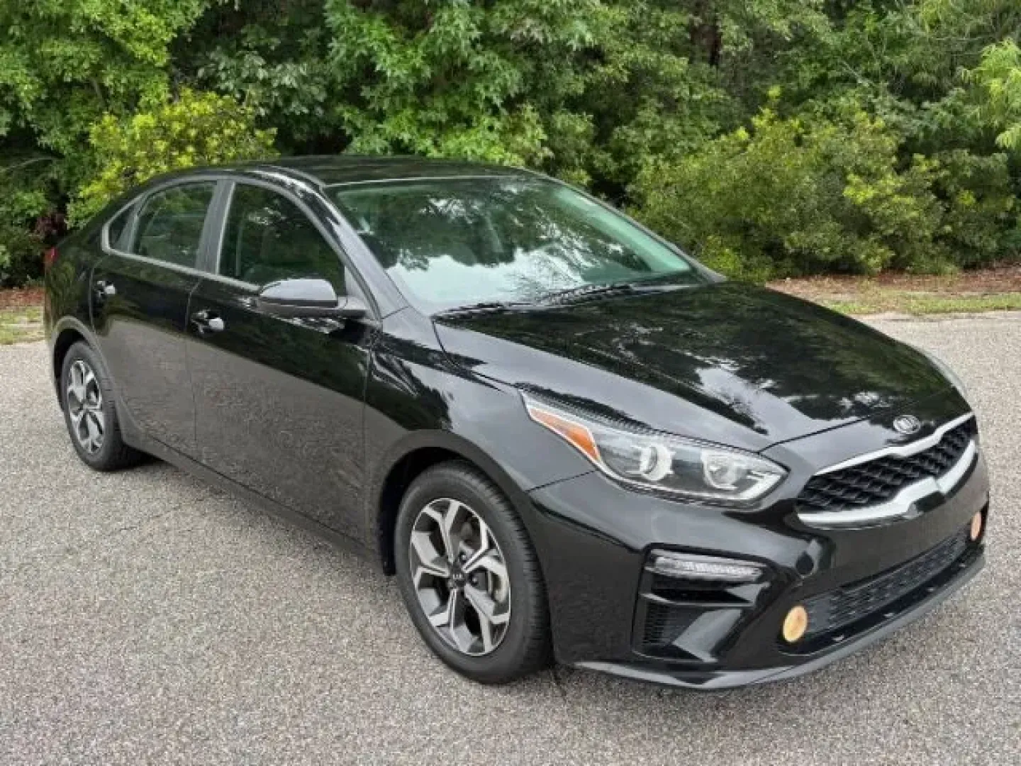 2021 /Gray Kia Forte LXS (3KPF24AD0ME) with an 2L I-4 DOHC engine, located at 2761 East Hwy 501, Conway, SC, 29526, (843) 331-1151, 33.781528, -78.989883 - Looking for an affordable yet stylish vehicle that seamlessly integrates into your daily routine? Whether you're commuting to work, picking up the kids, or heading out on weekend adventures, our 2021 Kia Forte LXS is the perfect fit. Designed for budget-conscious buyers who don't want to sacrifice q - Photo#1