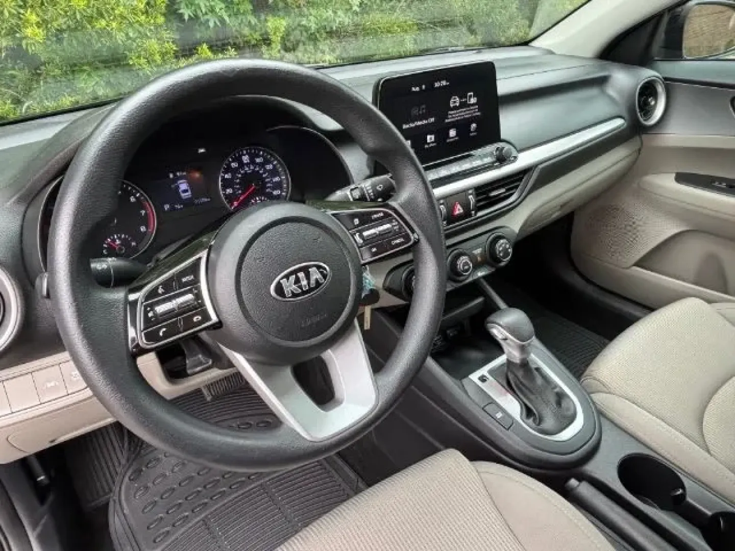 2021 /Gray Kia Forte LXS (3KPF24AD0ME) with an 2L I-4 DOHC engine, located at 2761 East Hwy 501, Conway, SC, 29526, (843) 331-1151, 33.781528, -78.989883 - Looking for an affordable yet stylish vehicle that seamlessly integrates into your daily routine? Whether you're commuting to work, picking up the kids, or heading out on weekend adventures, our 2021 Kia Forte LXS is the perfect fit. Designed for budget-conscious buyers who don't want to sacrifice q - Photo#9