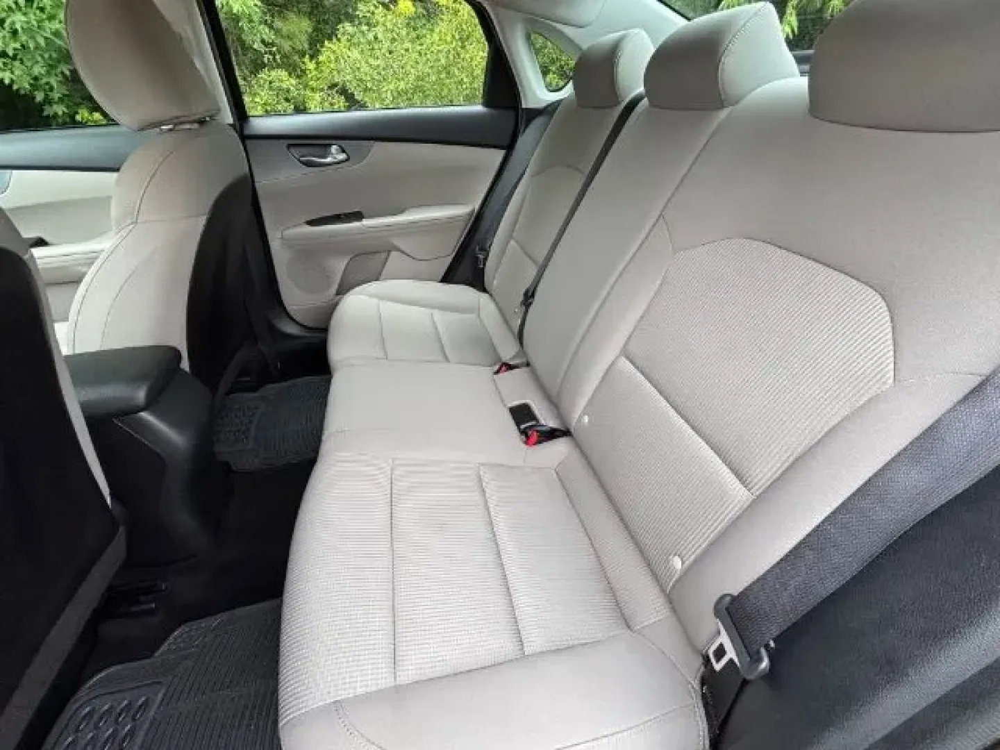 2021 /Gray Kia Forte LXS (3KPF24AD0ME) with an 2L I-4 DOHC engine, located at 2761 East Hwy 501, Conway, SC, 29526, (843) 331-1151, 33.781528, -78.989883 - Looking for an affordable yet stylish vehicle that seamlessly integrates into your daily routine? Whether you're commuting to work, picking up the kids, or heading out on weekend adventures, our 2021 Kia Forte LXS is the perfect fit. Designed for budget-conscious buyers who don't want to sacrifice q - Photo#11