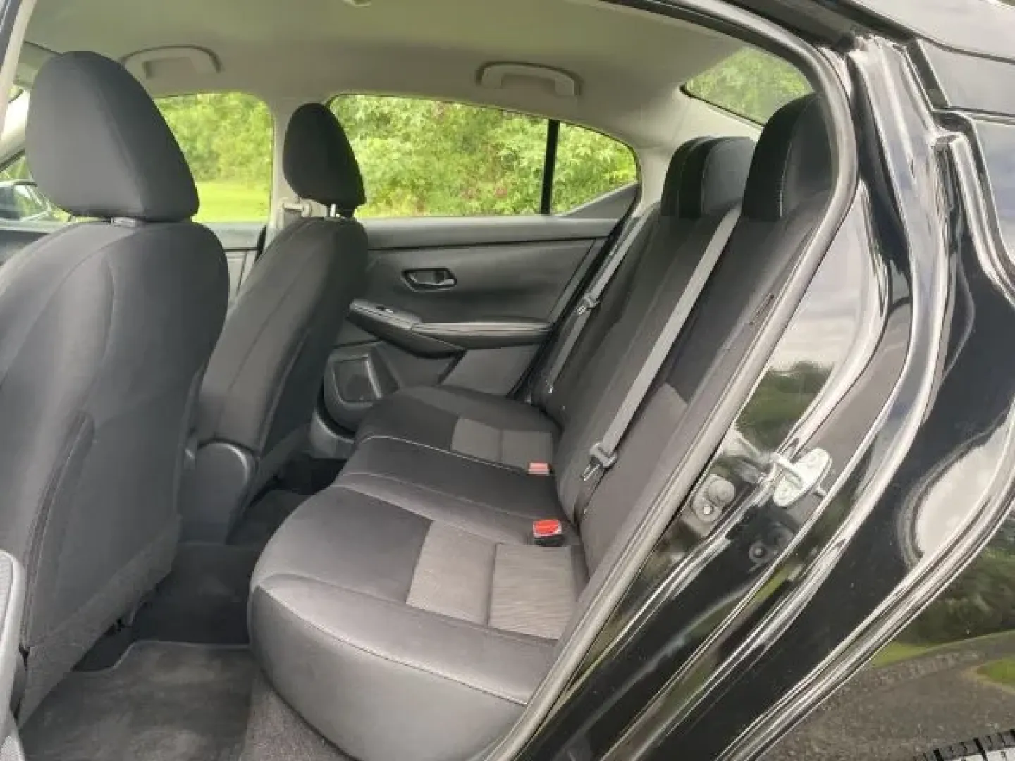 2024 /Charcoal Nissan Sentra SV Xtronic CVT (3N1AB8CVXRY) with an 2L I-4 gasoline direct injection engine, located at 2761 East Hwy 501, Conway, SC, 29526, (843) 331-1151, 33.781528, -78.989883 - Experience the perfect blend of comfort, style, and practicality with this stunning 2024 Nissan Sentra SV, now available at Car City - Calabash. This sedan is not just a mode of transportation; it's an essential part of your lifestyle. Whether you're commuting to work, running errands, or planning a - Photo#5