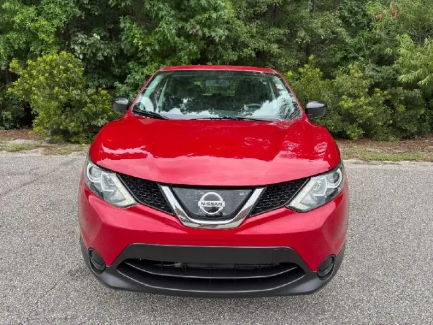 2018 /Charcoal Nissan Rogue S (JN1BJ1CP6JW) with an 2L I-4 gasoline direct injection engine, located at 9146 Ocean Hwy West, Calabash, NC, 28467, (910) 579-1110, 33.928635, -78.576157 - **Find Your Perfect Adventure Companion: 2018 Nissan Rogue S at Car City - Conway**<br /> <br /> Are you ready to elevate your lifestyle? Whether you're navigating busy city streets, embarking on family road trips, or simply seeking a reliable commuter vehicle, the 2018 Nissan Rogue S is an ideal ch - Photo#4