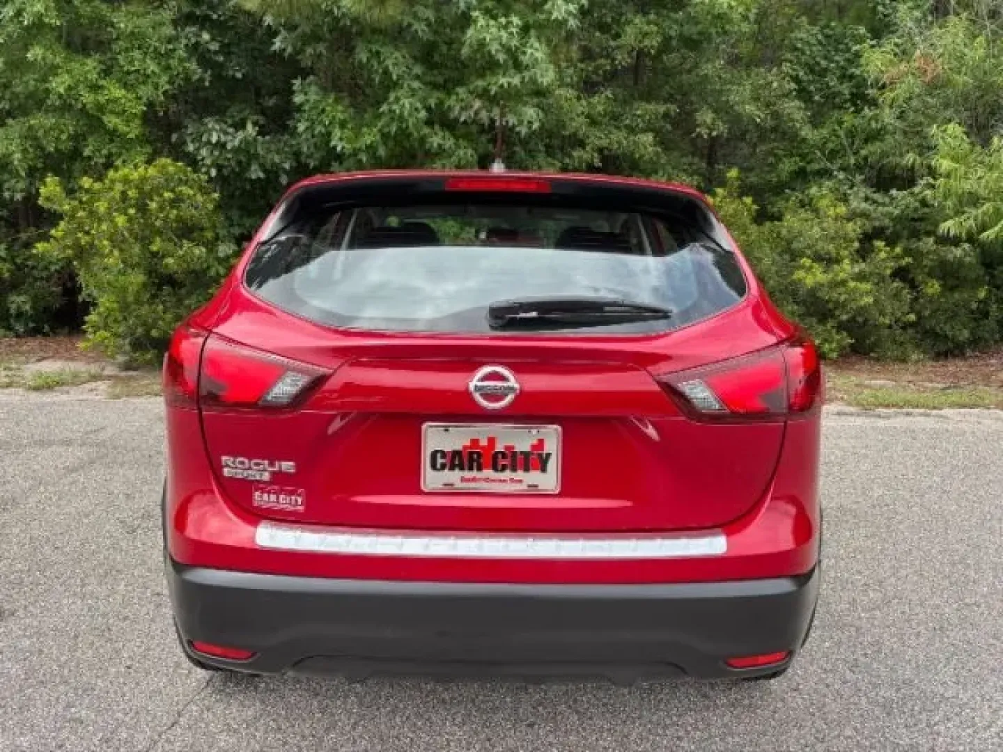2018 /Charcoal Nissan Rogue S (JN1BJ1CP6JW) with an 2L I-4 gasoline direct injection engine, located at 9146 Ocean Hwy West, Calabash, NC, 28467, (910) 579-1110, 33.928635, -78.576157 - **Find Your Perfect Adventure Companion: 2018 Nissan Rogue S at Car City - Conway**<br /> <br /> Are you ready to elevate your lifestyle? Whether you're navigating busy city streets, embarking on family road trips, or simply seeking a reliable commuter vehicle, the 2018 Nissan Rogue S is an ideal ch - Photo#5