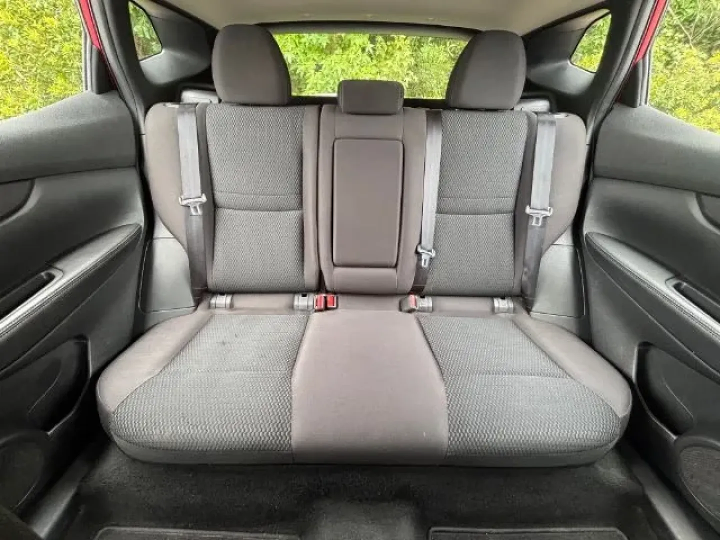 2018 /Charcoal Nissan Rogue S (JN1BJ1CP6JW) with an 2L I-4 gasoline direct injection engine, located at 9146 Ocean Hwy West, Calabash, NC, 28467, (910) 579-1110, 33.928635, -78.576157 - **Find Your Perfect Adventure Companion: 2018 Nissan Rogue S at Car City - Conway**<br /> <br /> Are you ready to elevate your lifestyle? Whether you're navigating busy city streets, embarking on family road trips, or simply seeking a reliable commuter vehicle, the 2018 Nissan Rogue S is an ideal ch - Photo#10