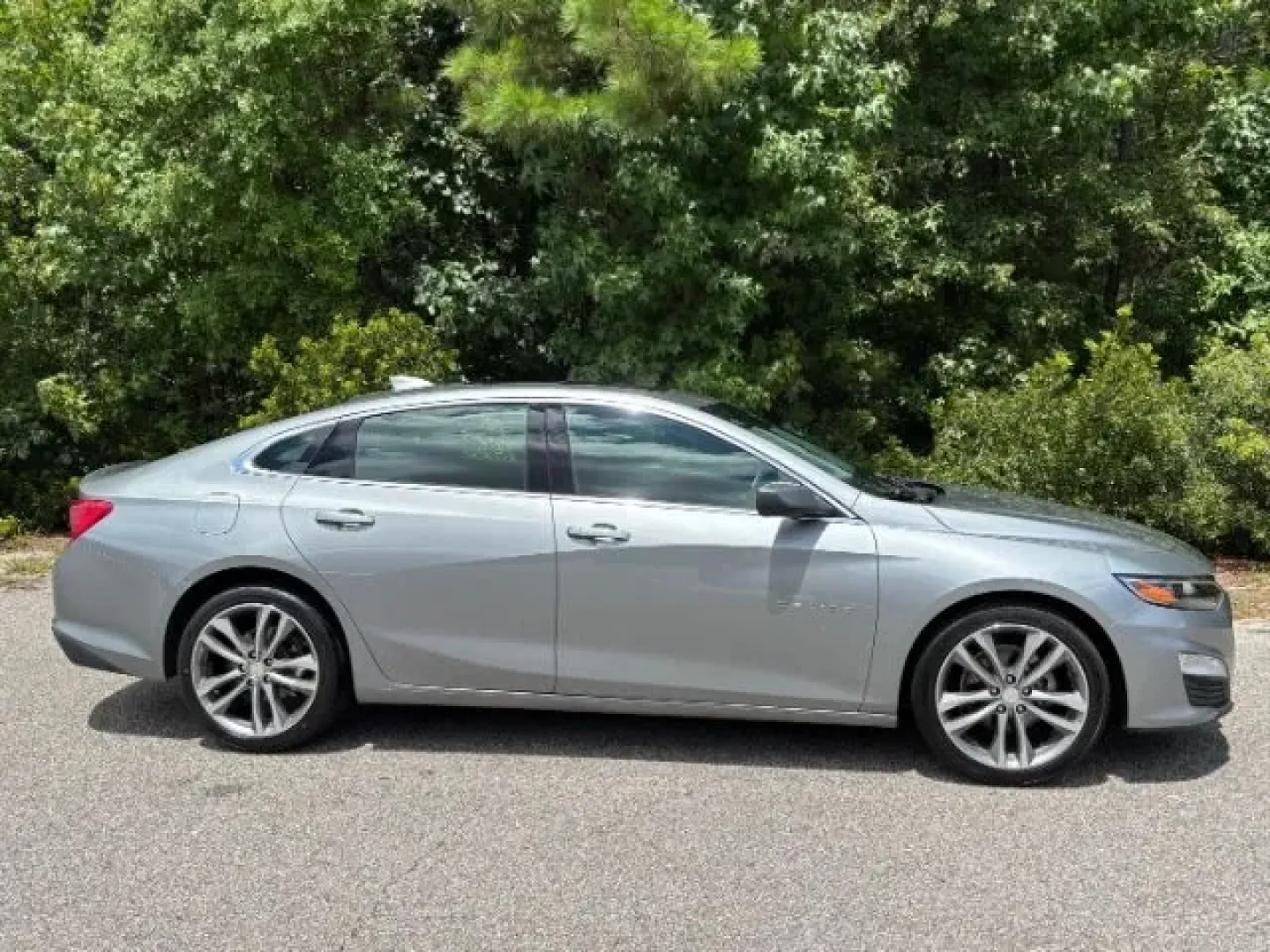 2023 /Jet Black Chevrolet Malibu FWD 1LT (1G1ZD5ST4PF) with an ECOTEC 1.5L I-4 gasoline direct injection engine, located at 2761 East Hwy 501, Conway, SC, 29526, (843) 331-1151, 33.781528, -78.989883 - **Elevate Your Daily Drive with the 2023 Chevrolet Malibu Ideal for Commuters and Families Alike!**<br /> <br /> If you're seeking a blend of style, comfort, and efficiency for your daily commute or family outings, look no further than this stunning 2023 Chevrolet Malibu available at Car City - Con - Photo#3